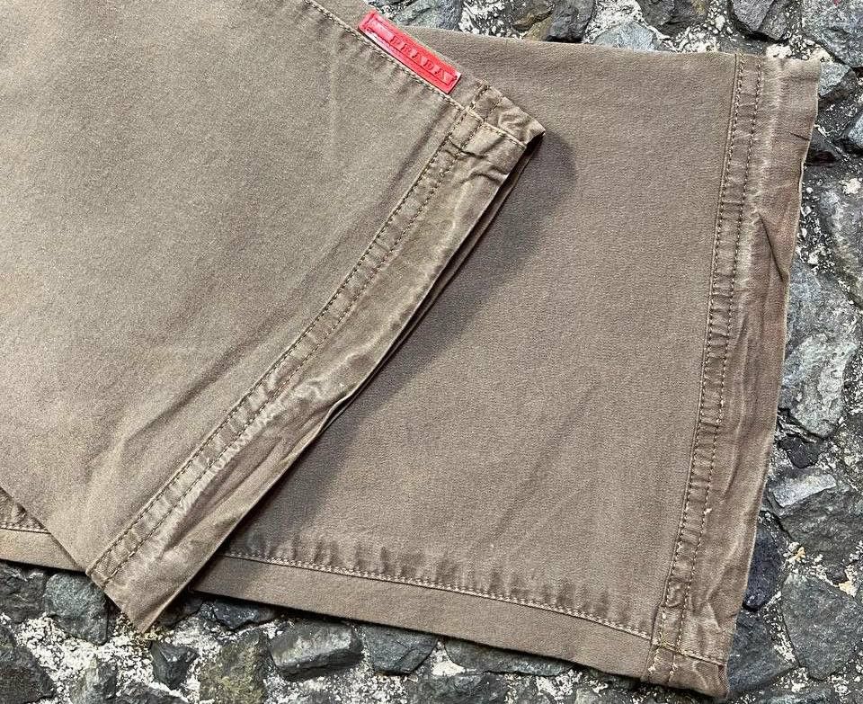 Prada Prada - Flared Red Tab Logo Pant Size 32" / US 10 / IT 46 - 3 Thumbnail