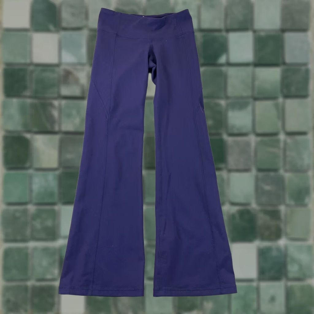Athleta Athleta Revelation Flare Pants Women XSP Petite Purple Yoga Athleisure Active Size 42" / US 20 - 1 Thumbnail
