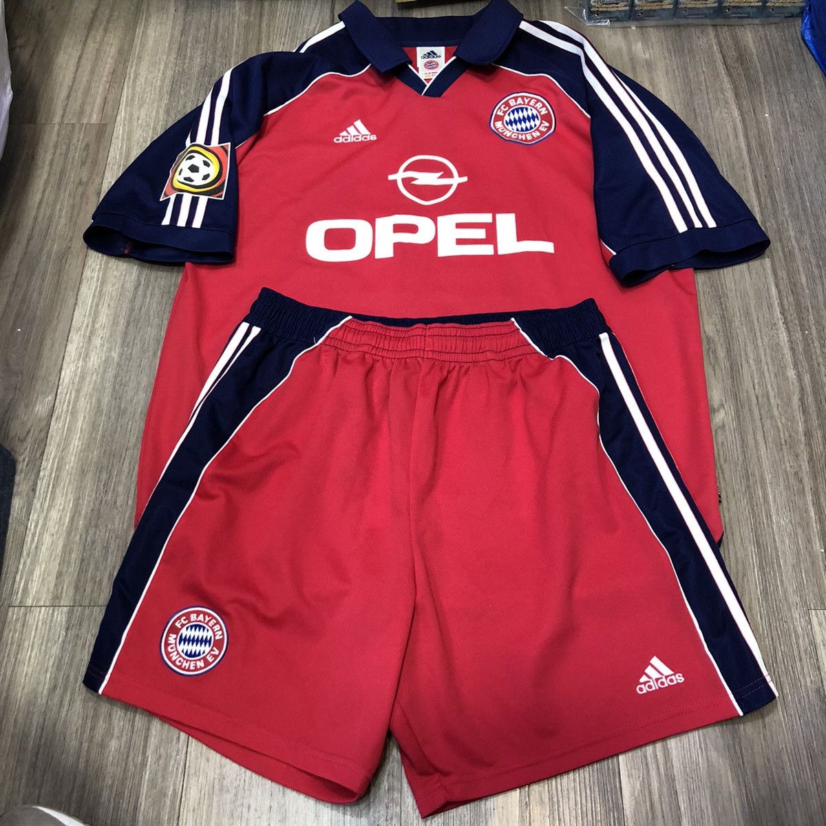 Adidas Bayern Munich 00/01 home jersey set #11 Effenberg Size US L / EU 52-54 / 3 - 1 Thumbnail