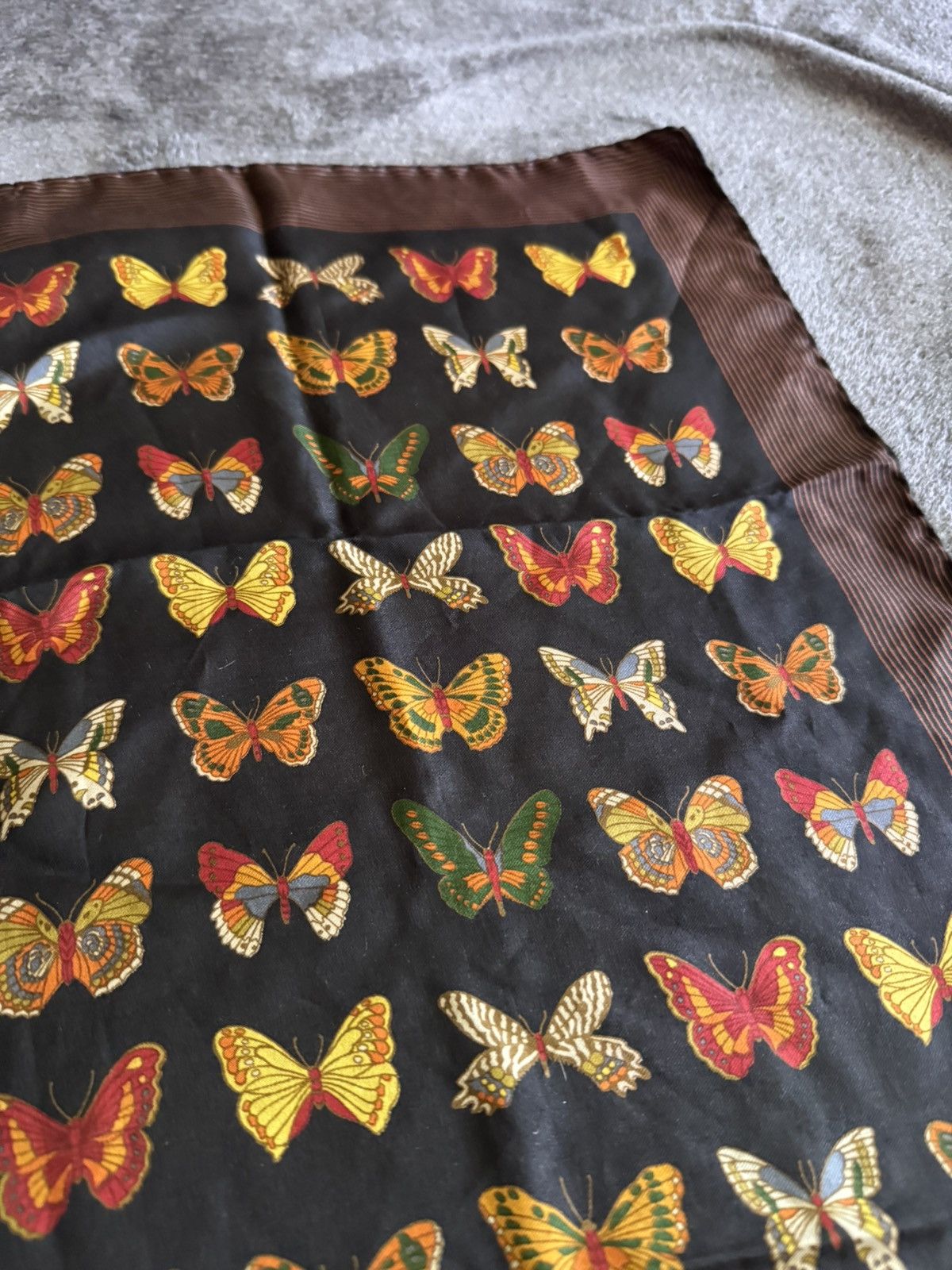 Gucci Gucci Foulard Gucci Farfalle, V. Accornero 1981 RARE Size ONE SIZE - 6 Thumbnail