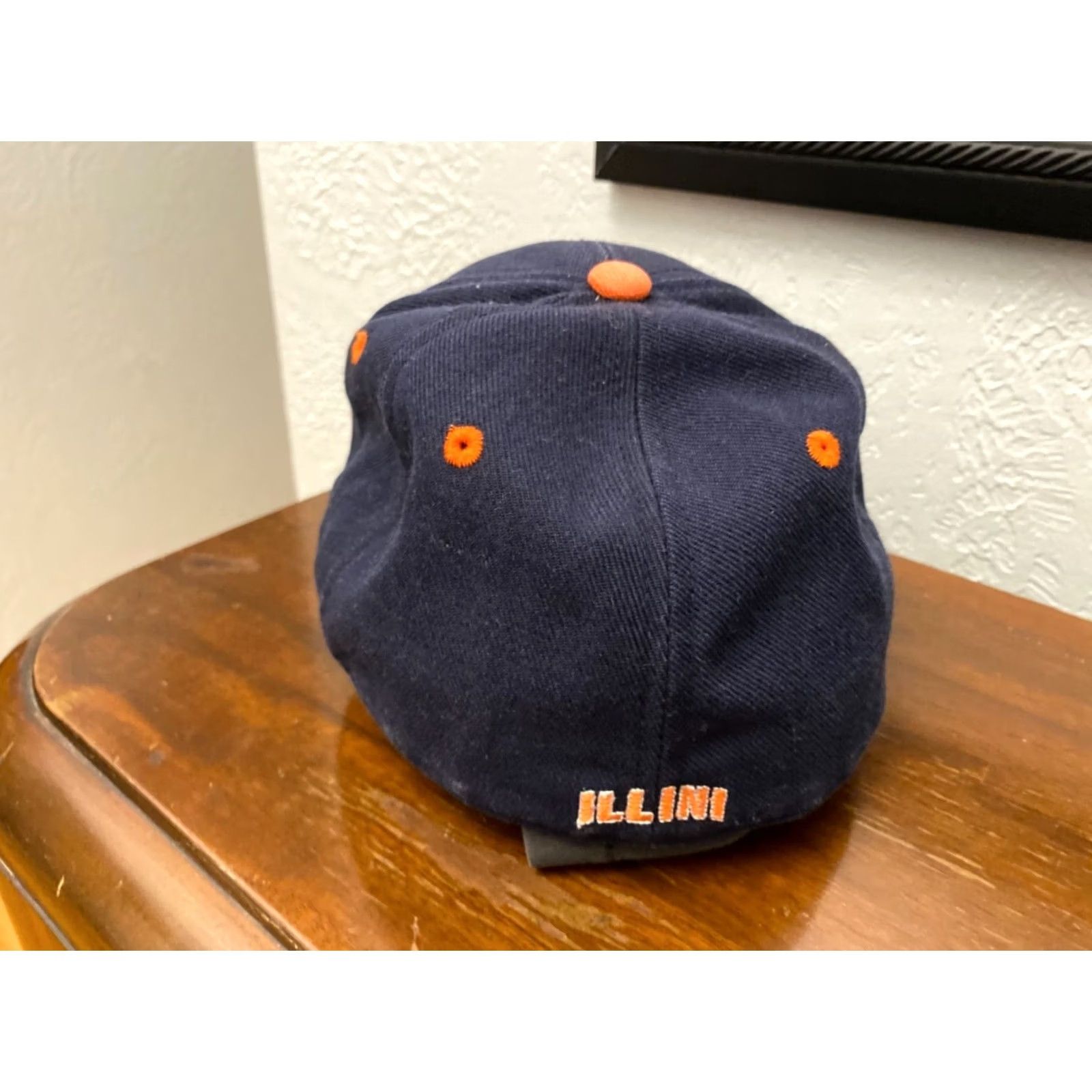 Top Of The World VINTAGE Top of the World Illinois Fighting Illini Navy Baseball Cap Hat 7 1/4 Mens Blue fears Size US M / EU 48-50 / 2 - 2 Thumbnail