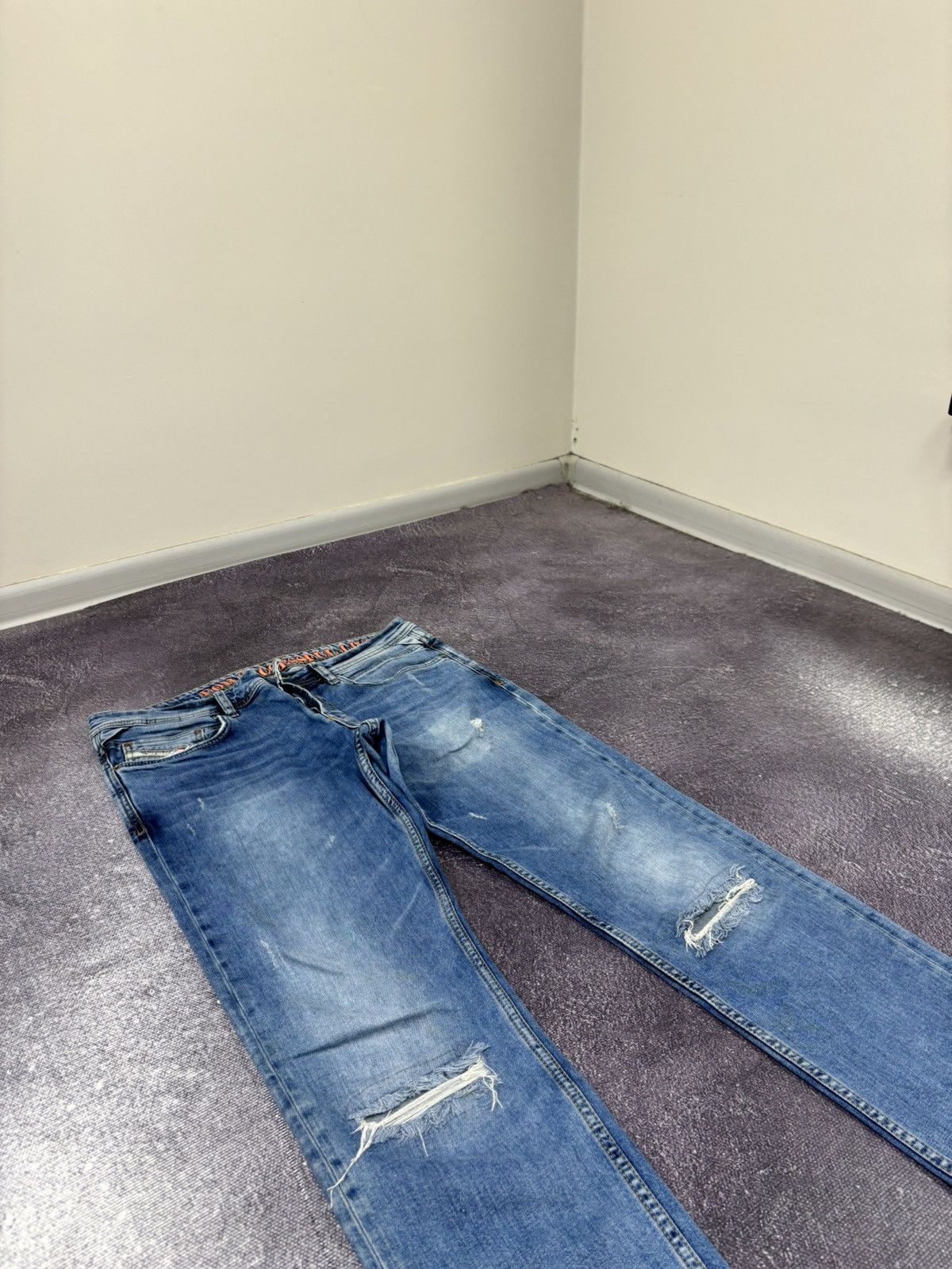 Diesel Vintage Diesel Y2K Ripped Denim Avant Garde Hype Jeans Size US 33 - 11 Thumbnail