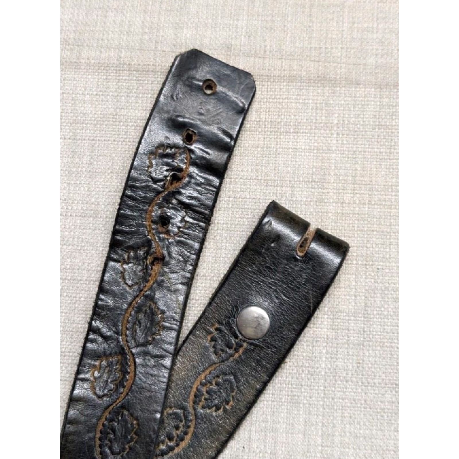 Vintage VINTAGE handcrafted western belt Oak Leaves cowhide leather 32 belt Mens Brown 1-5/8" width 36.5" total length 32.5-36.5 holes Size 32 - 3 Thumbnail