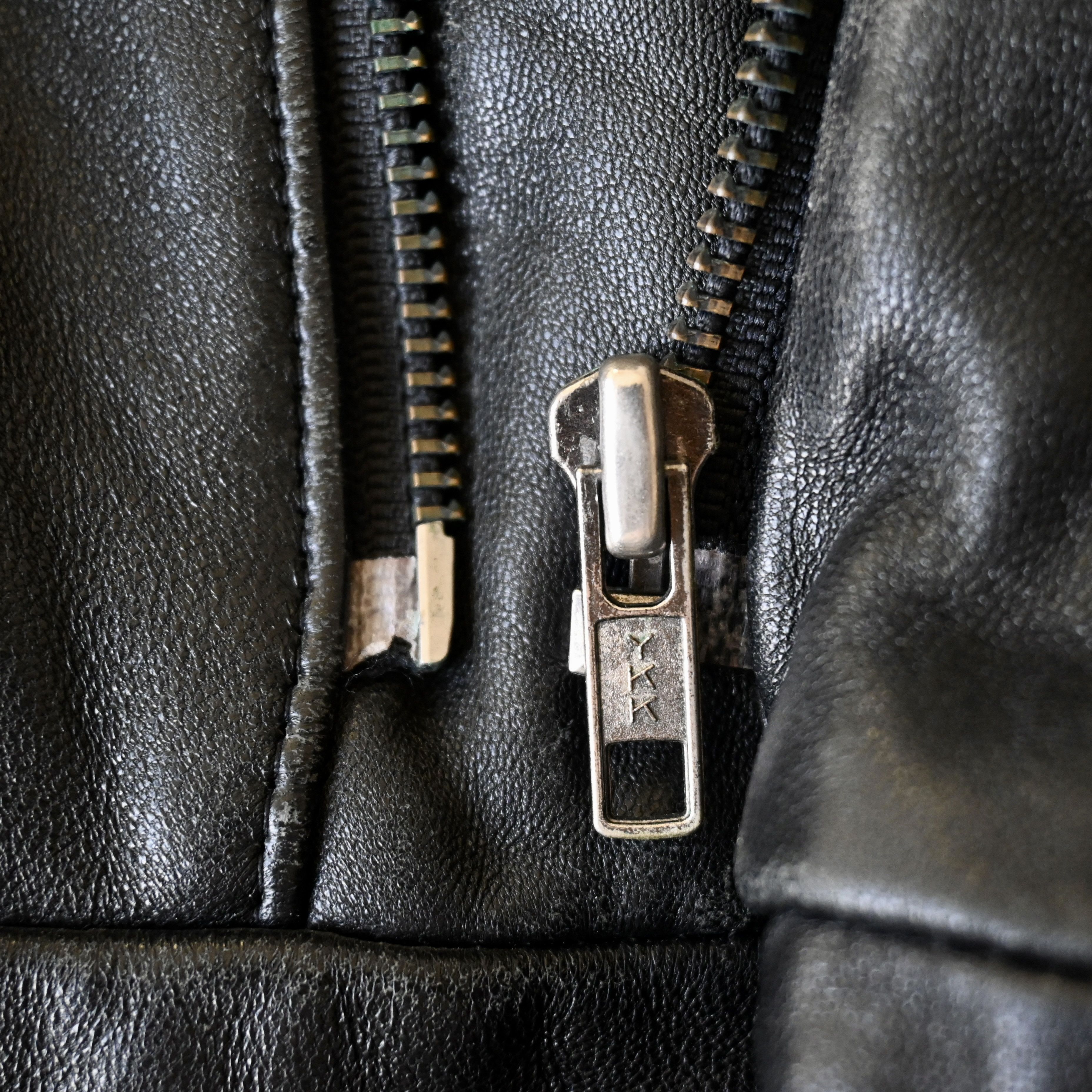 Vintage Vintage 1980s C.P. LEATHER rider jacket, made in England Size US M / EU 48-50 / 2 - 19 Thumbnail