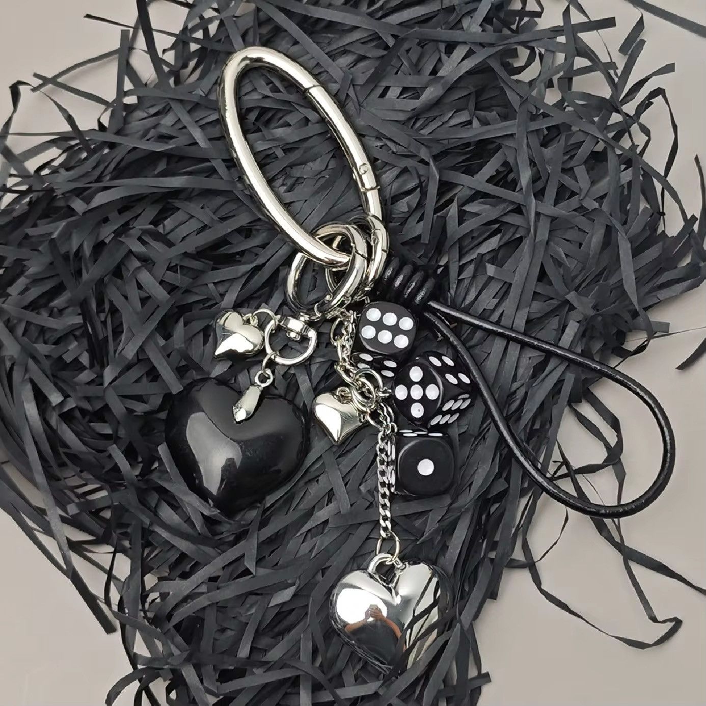 Jewelry Luxury Fashion Heart Carabiner Keychain Accessories Size ONE SIZE - 3 Thumbnail