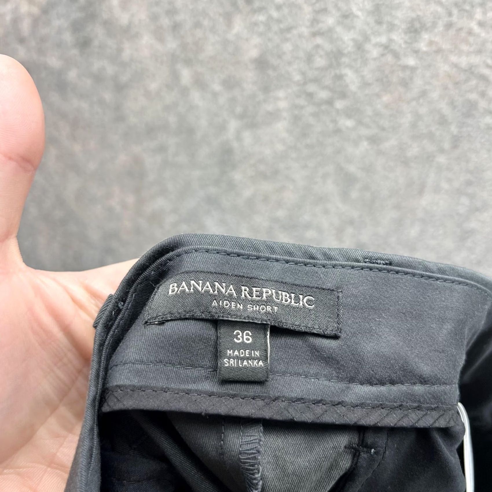 Banana Republic Banana Republic Shorts Mens 36 Gray Men Adult Aiden Chino Flat Front Cotton Casual Size US 36 / EU 52 - 4 Thumbnail
