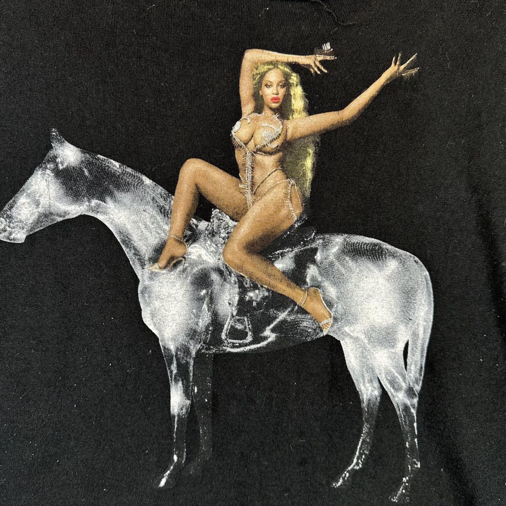 Vintage Beyoncé Shirt 2XL Black Renaissance Graphic Tee Concert Tour Merch Album Unisex Adults Short Sleeve Crew Neck Hip Hop Music Album Womens Size XXL / US 16-18 / IT 52-54 - 2 Thumbnail