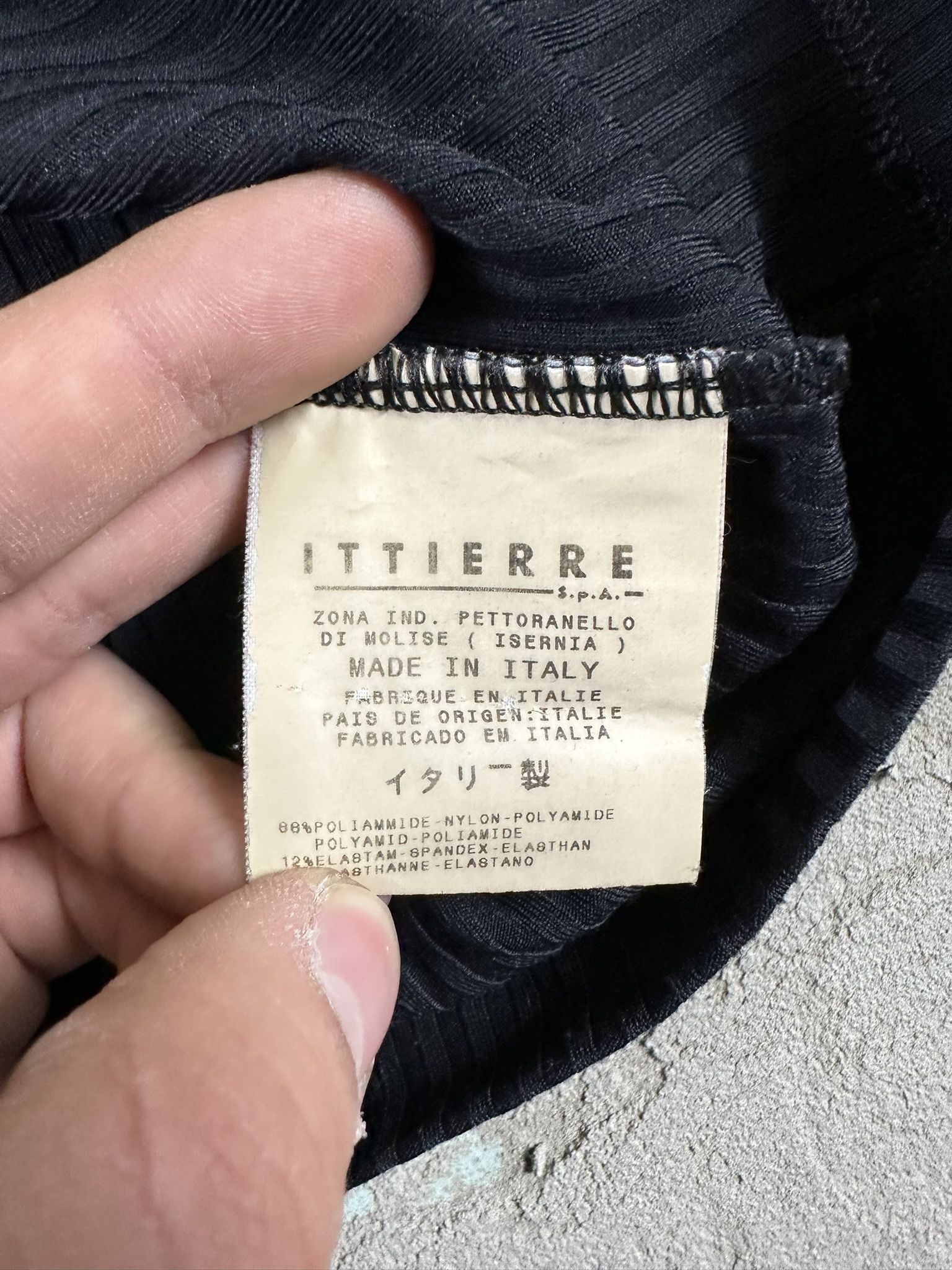 Versace Vintage Versace Pleated Like Issey Miyake Basic T-shirt Size US L / EU 52-54 / 3 - 10 Thumbnail
