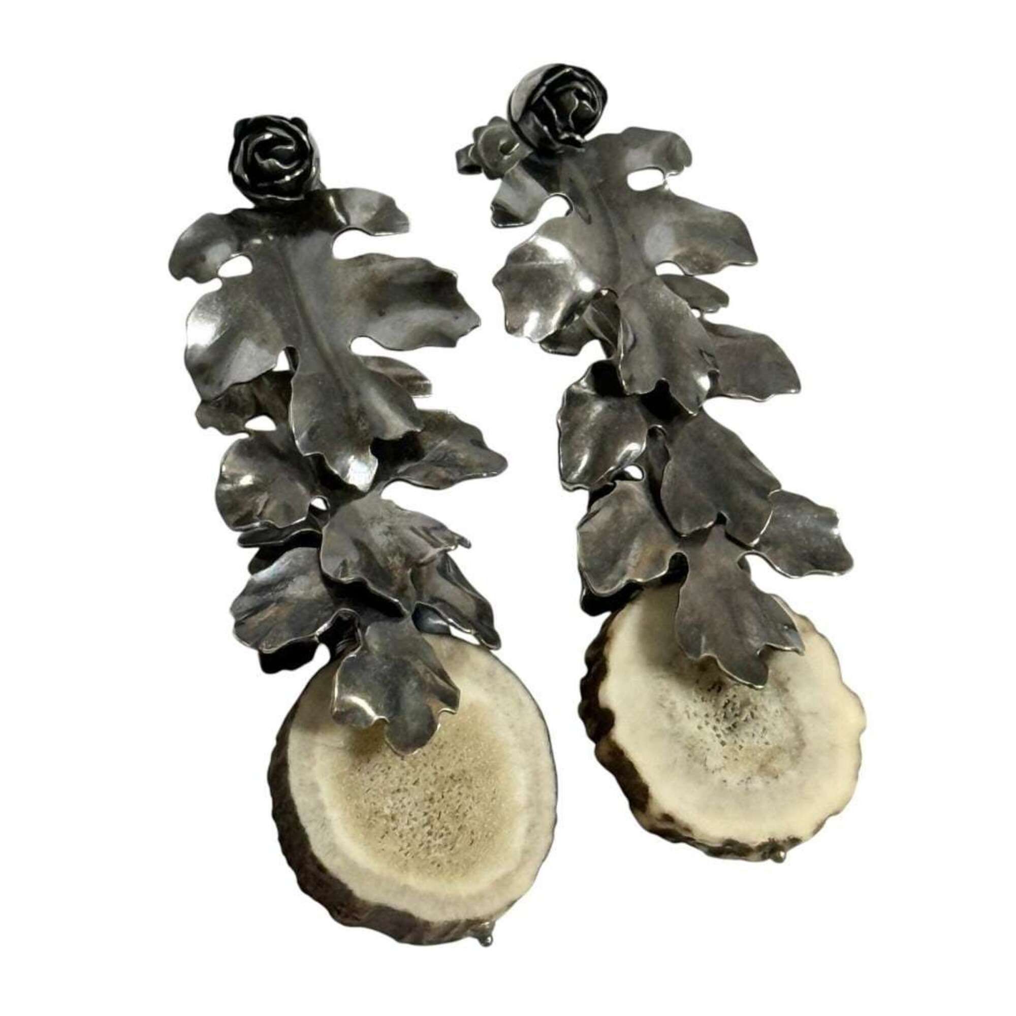 Bottega Veneta Bottega Veneta women's drop earrings, silver, oxidized finish, leaf design. Size ONE SIZE - 1 Thumbnail