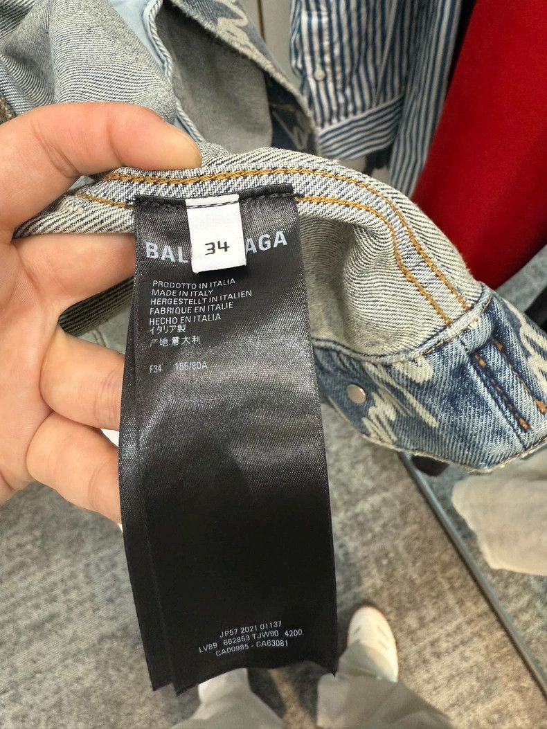 Balenciaga Balenciaga size 34 Full Print Logo Denim Jacket Size XS / US 0-2 / IT 36-38 - 5 Thumbnail