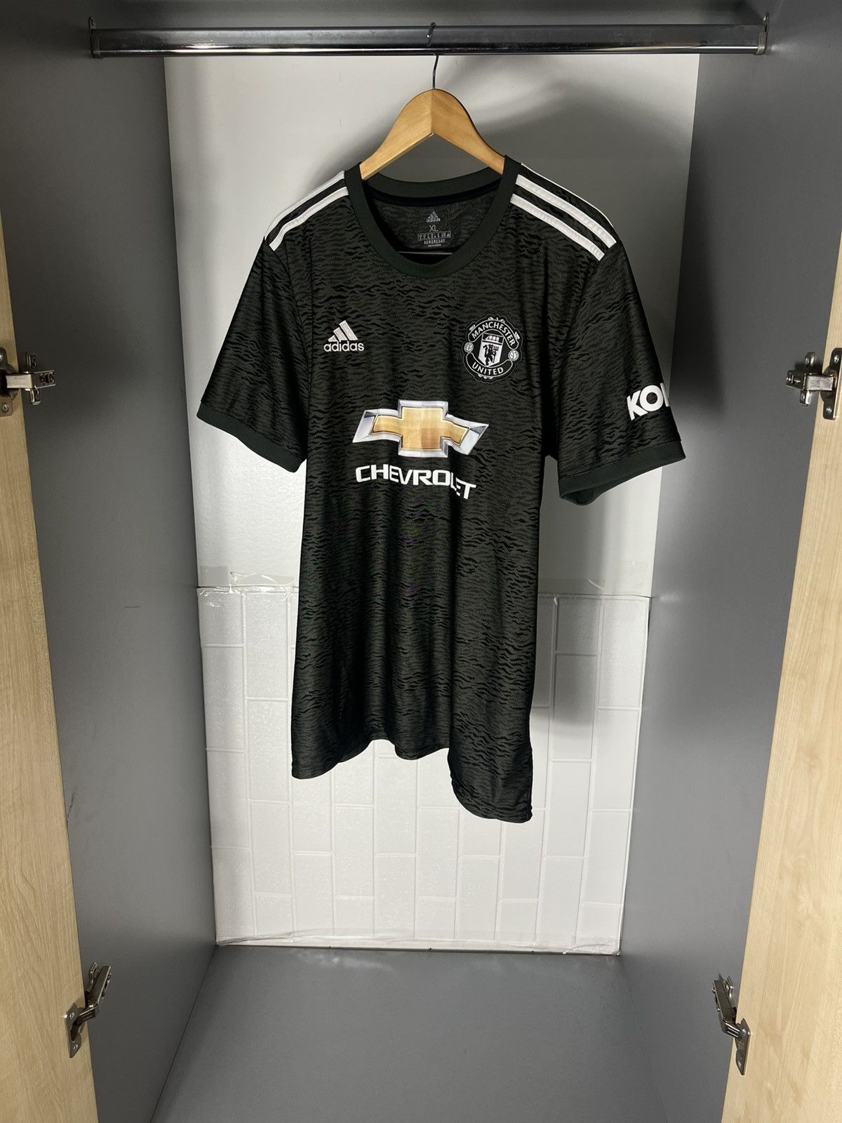 Vintage ADIDAS FC MANCHESTER UNITED ENGLAND SOCCER JERSEY RETRO Y2K Size US XL / EU 56 / 4 - 2 Thumbnail