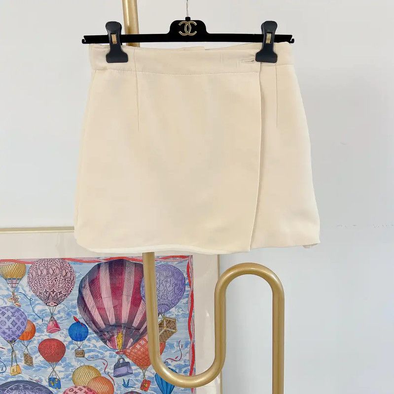 Dior Dior Summer Beige Wool Women's Shorts 0089 Size 34" / US 12 / IT 48 - 1 Thumbnail