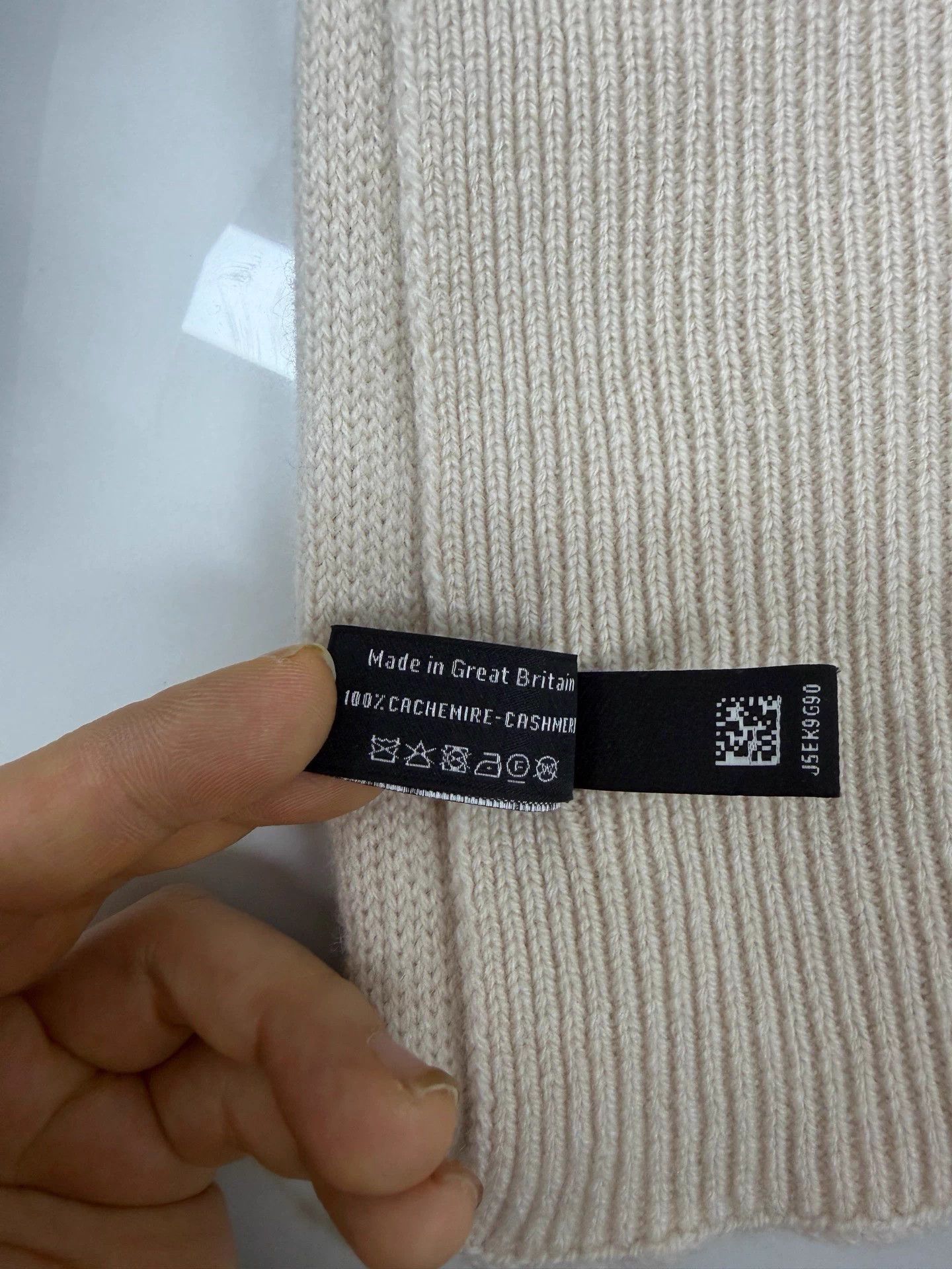 Chanel Chanel 25C 100% Cashmere Beige Logo Scarf Stole NWT Size ONE SIZE - 3 Thumbnail