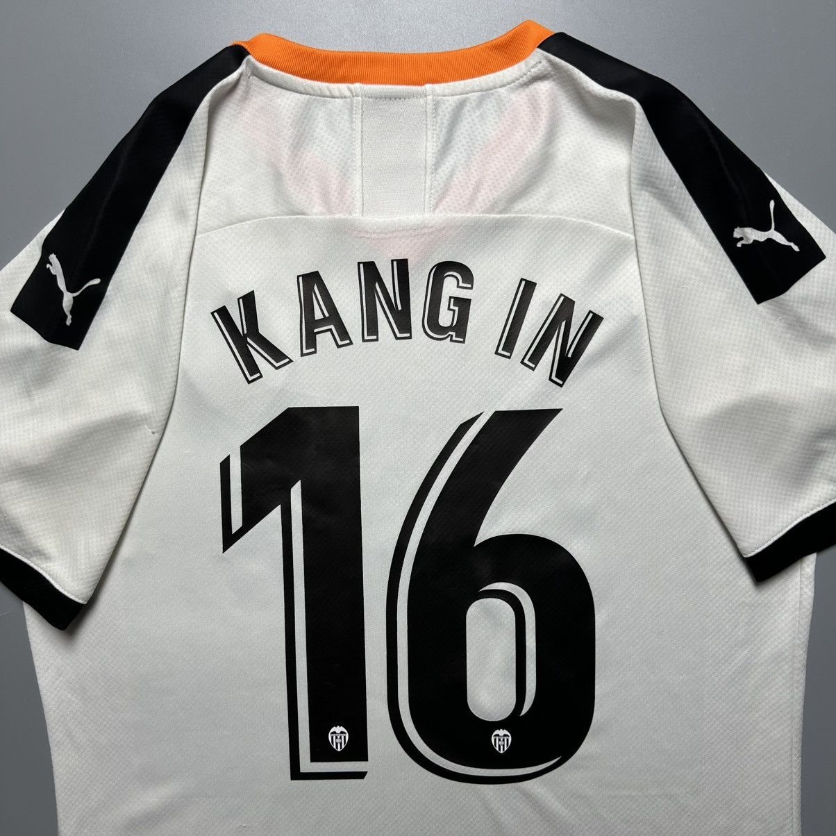 Puma VALENCIA PUMA 2019/2020 FOOTBALL HOME JERSEY #16 KANG IN Size US M / EU 48-50 / 2 - 12 Thumbnail