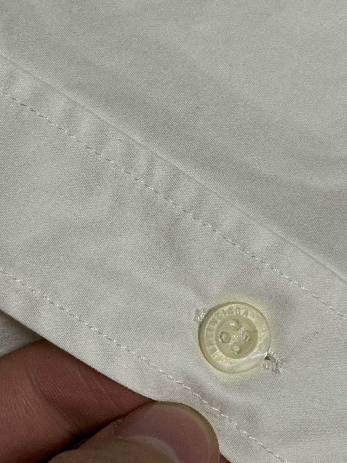 Balenciaga Balenciaga Oversized Shirt in White Poplin Size US M / EU 48-50 / 2 - 5 Thumbnail