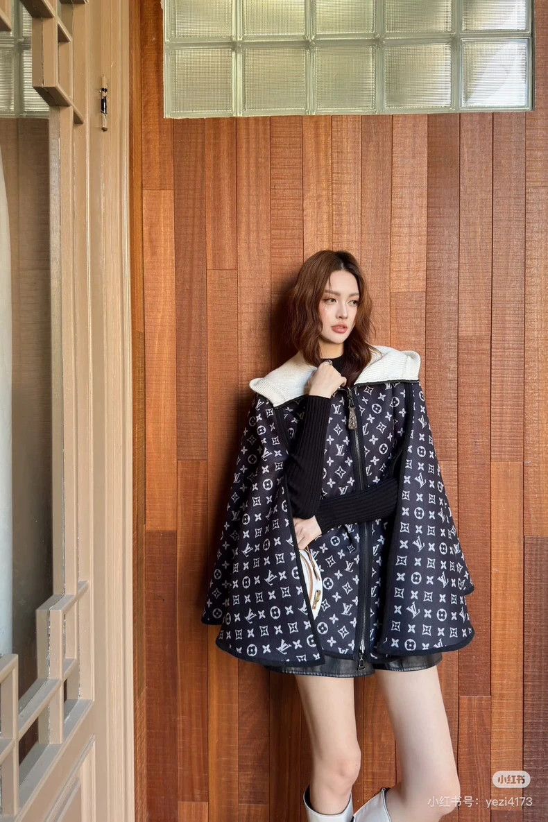 Louis Vuitton LOUIS VUITTON Black patchwork hooded Cape coat 2504-Nextarr Size XXS / US 00 / IT 34 - 8 Thumbnail