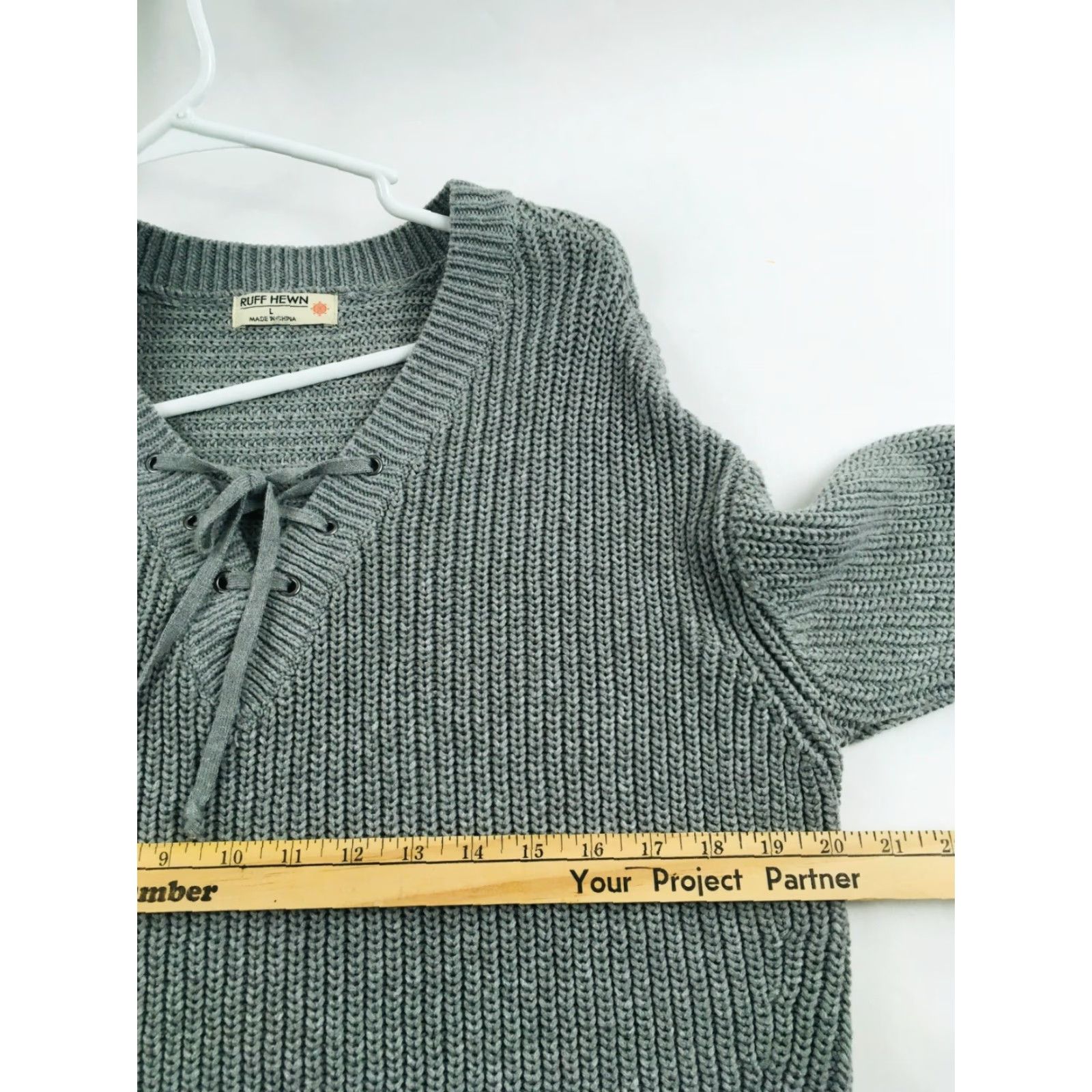 Vintage Ruff Hewn Sweater Women's Knit Long Sleeve ¼ Front Tie V Neck Sz L Gray Pullover Size L / US 10 / IT 46 - 3 Thumbnail