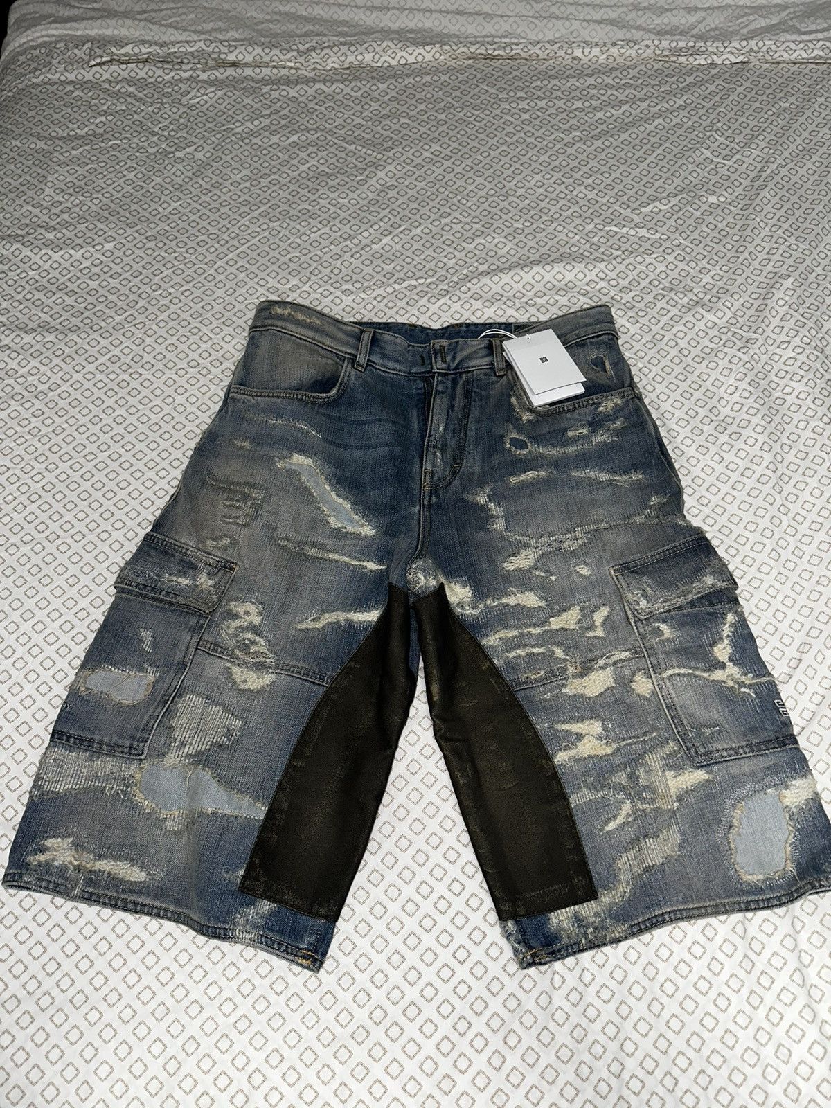 Givency selling Men's Distress Denim Shorts