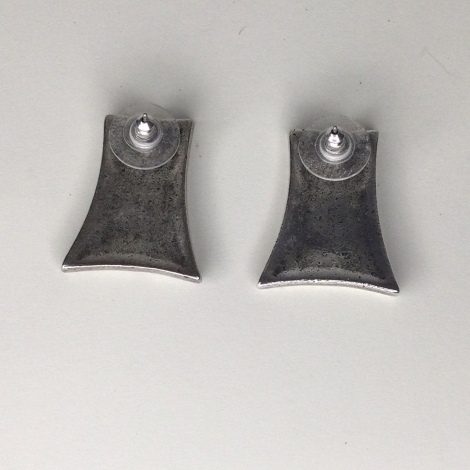 Other Silver & Black Geometric Trapezoid Push Back 1980's Earrings Size ONE SIZE - 12 Thumbnail