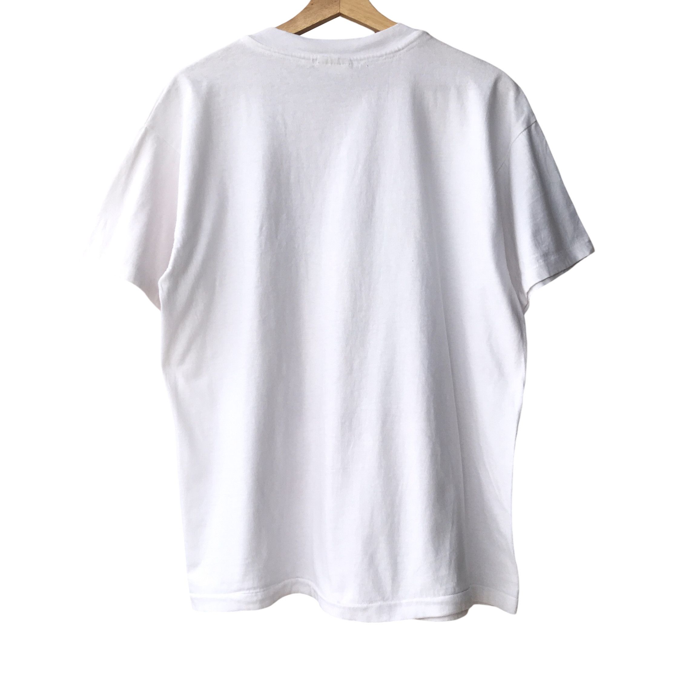 Hanes × Vintage Once A Runner Novel By John L. Parker Vintage 90s Promo Tee Size US L / EU 52-54 / 3 - 2 Thumbnail