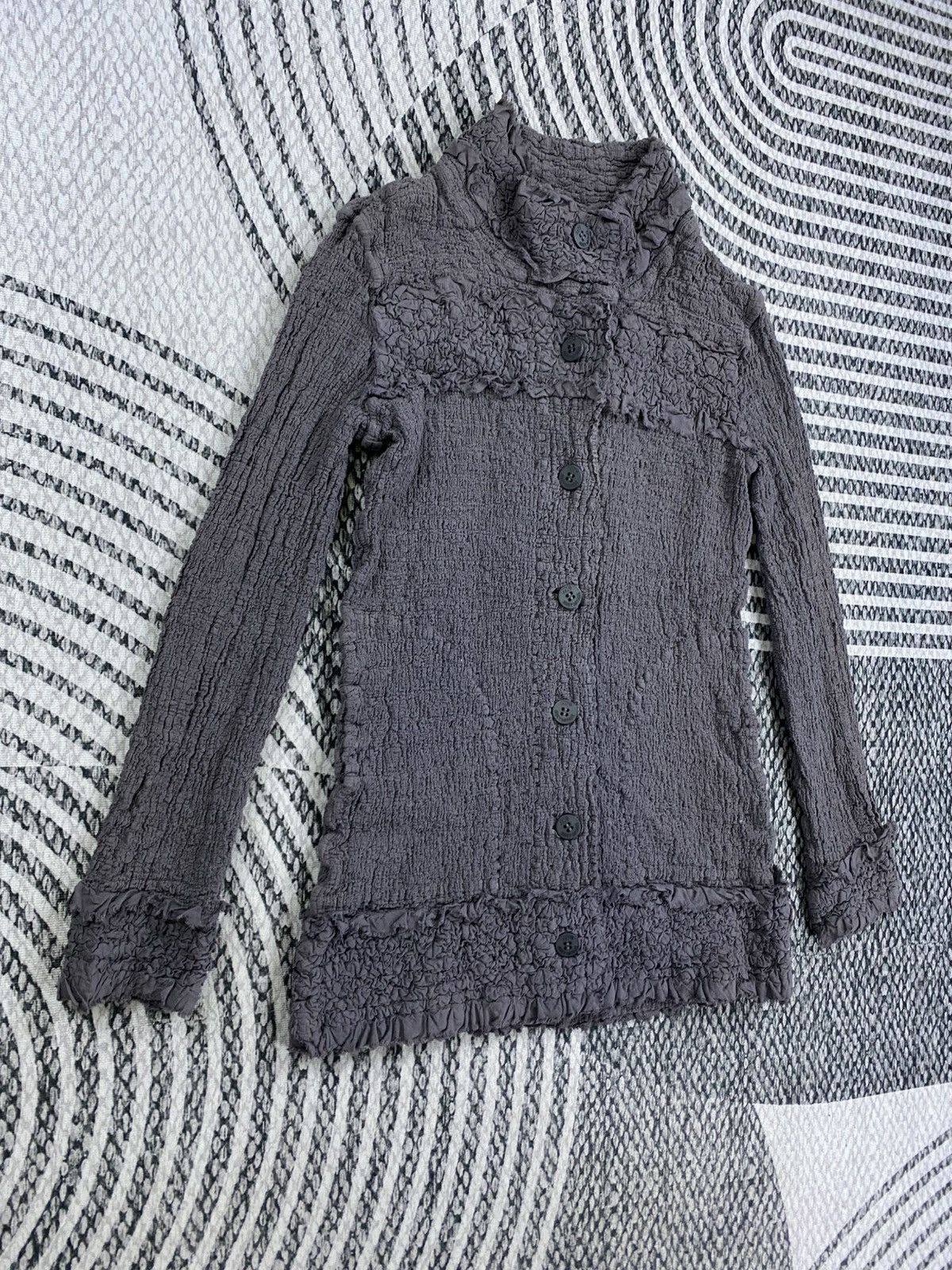 Issey Miyake Vintage Issey Miyake Cauliflower Pleats Button Jacket Size M / US 6-8 / IT 42-44 - 3 Thumbnail