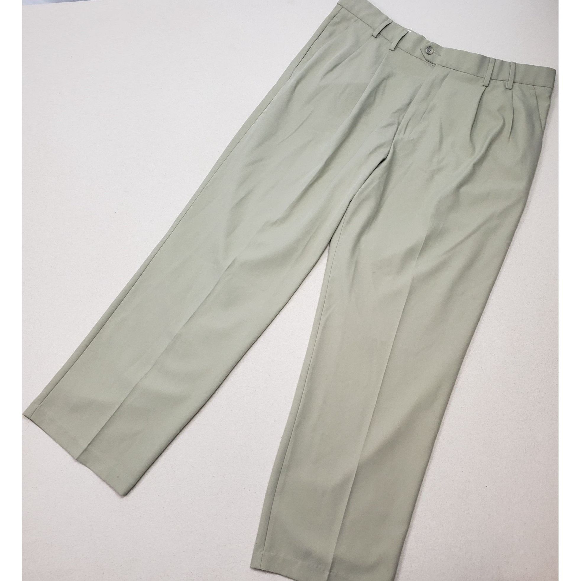 Dockers Dockers Golf Men's Microfiber Pleated Relaxed Chino Khaki Size US 38 / EU 54 - 1 Thumbnail