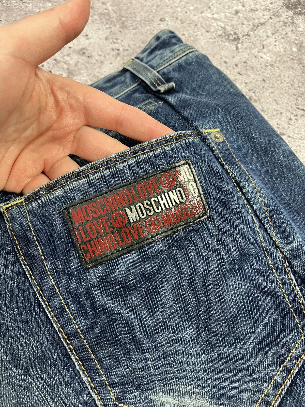 Moschino Denim Shorts Blue Distressed Logo Patch Streetwear Size US 34 / EU 50 - 3 Thumbnail