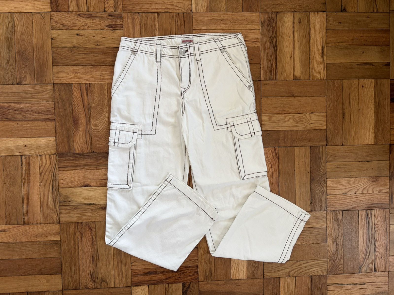 True Religion White True Religion Jeans w/ Black Mega T Stitch Size US 27 - 7 Thumbnail