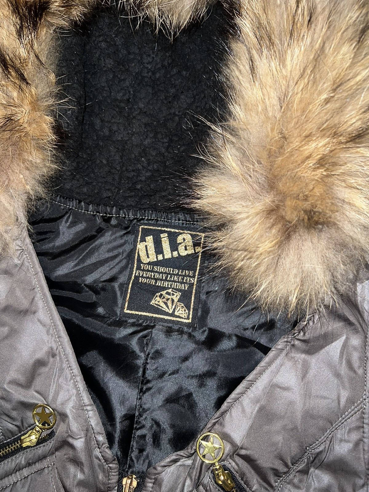 Japanese Brand RARE D.I.A. fur cropped puffer vest 🧷🖤 Size ONE SIZE - 12 Thumbnail