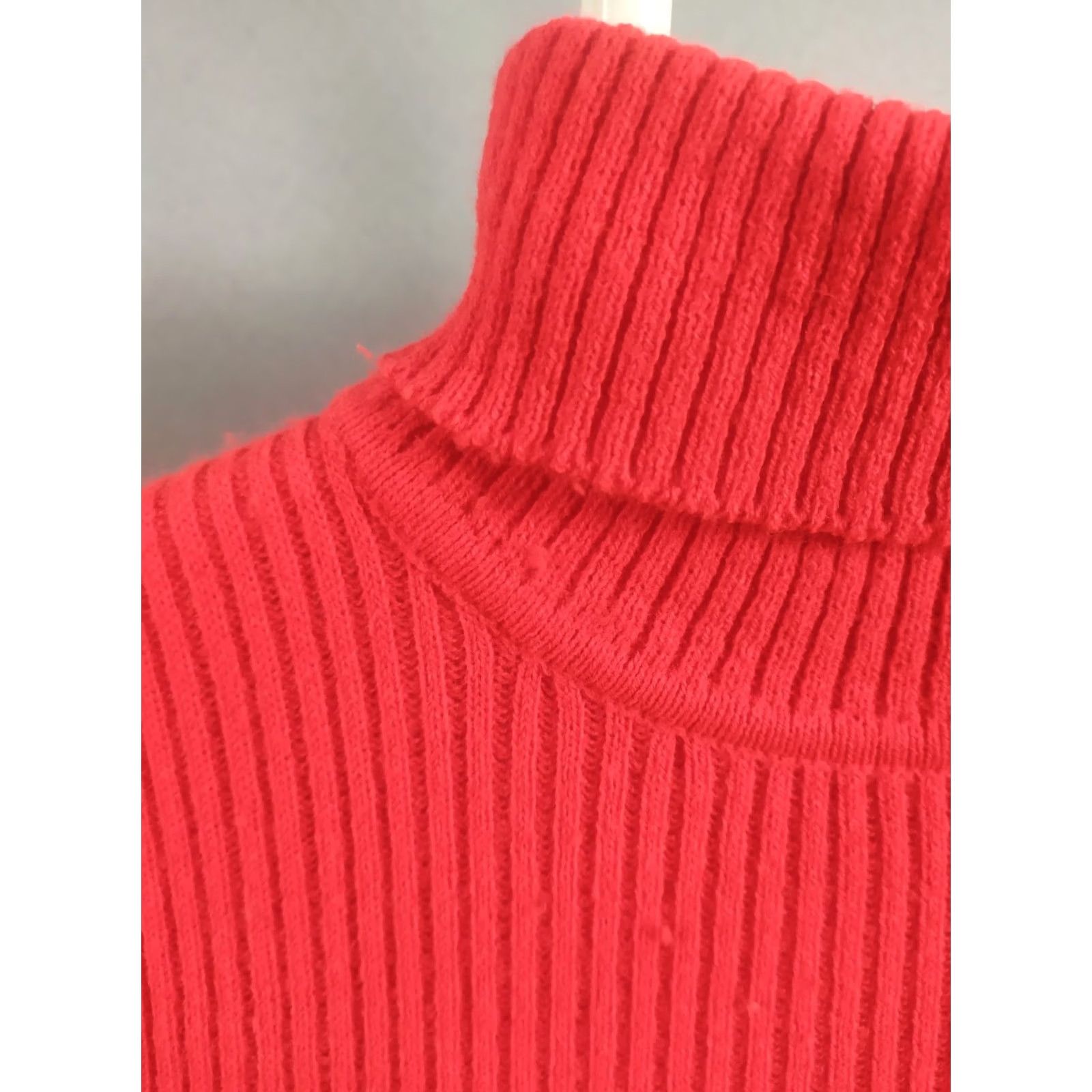 Ann Demeulemeester Ann Demeulemeester Sweater Womens XS Red Turtle Neck Size Fashion Archive Size XS / US 0-2 / IT 36-38 - 7 Thumbnail