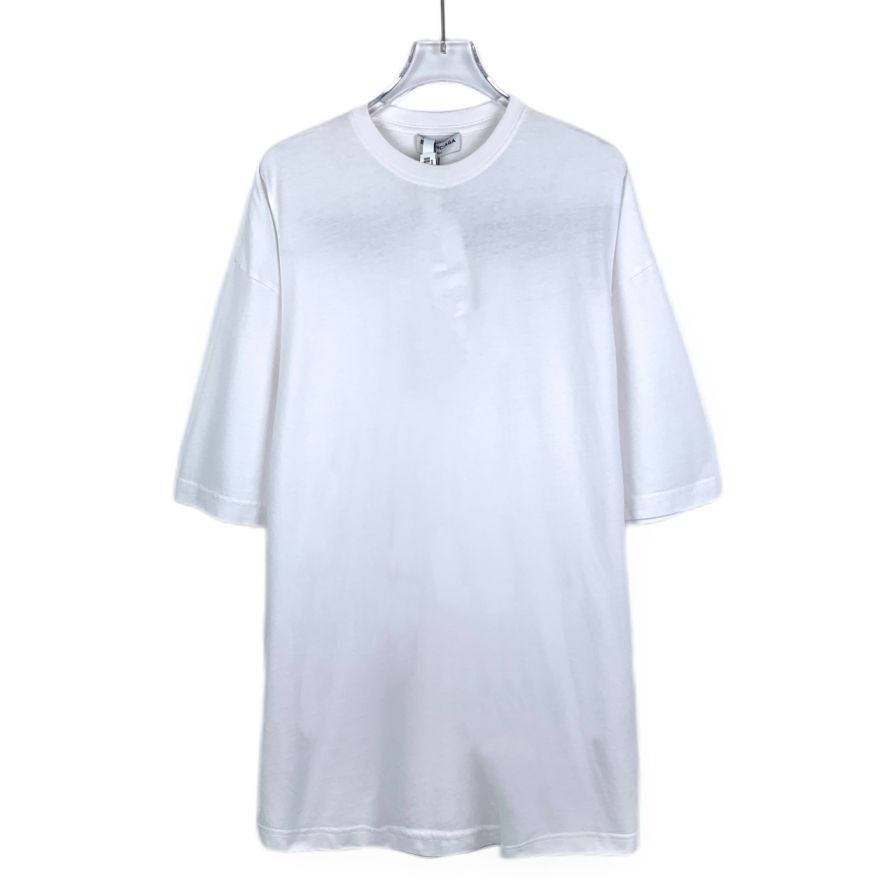Balenciaga Balenciaga White Cotton Short-Sleeve T-Shirt with Sanskrit Size US S / EU 44-46 / 1 - 1 Thumbnail