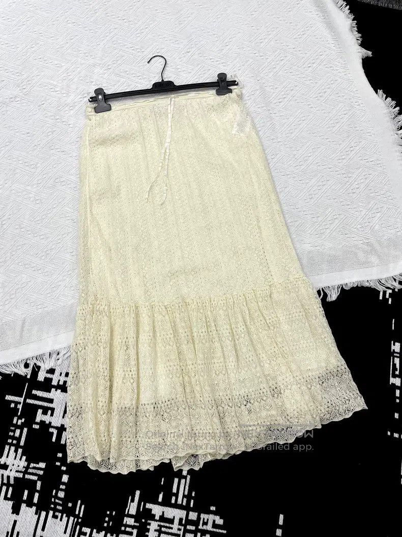 Dior Dior White hollow lace skirt Size 27" / US 4 / IT 40 - 1 Thumbnail