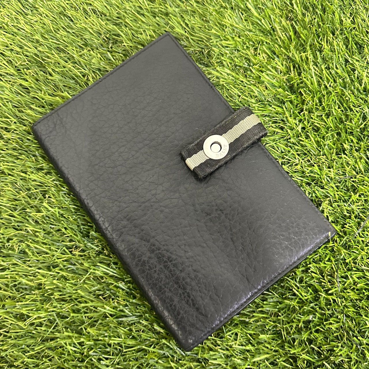 Bally Bally Vintage Leather Passport Holder Travel Organizer Italy Size ONE SIZE - 1 Thumbnail