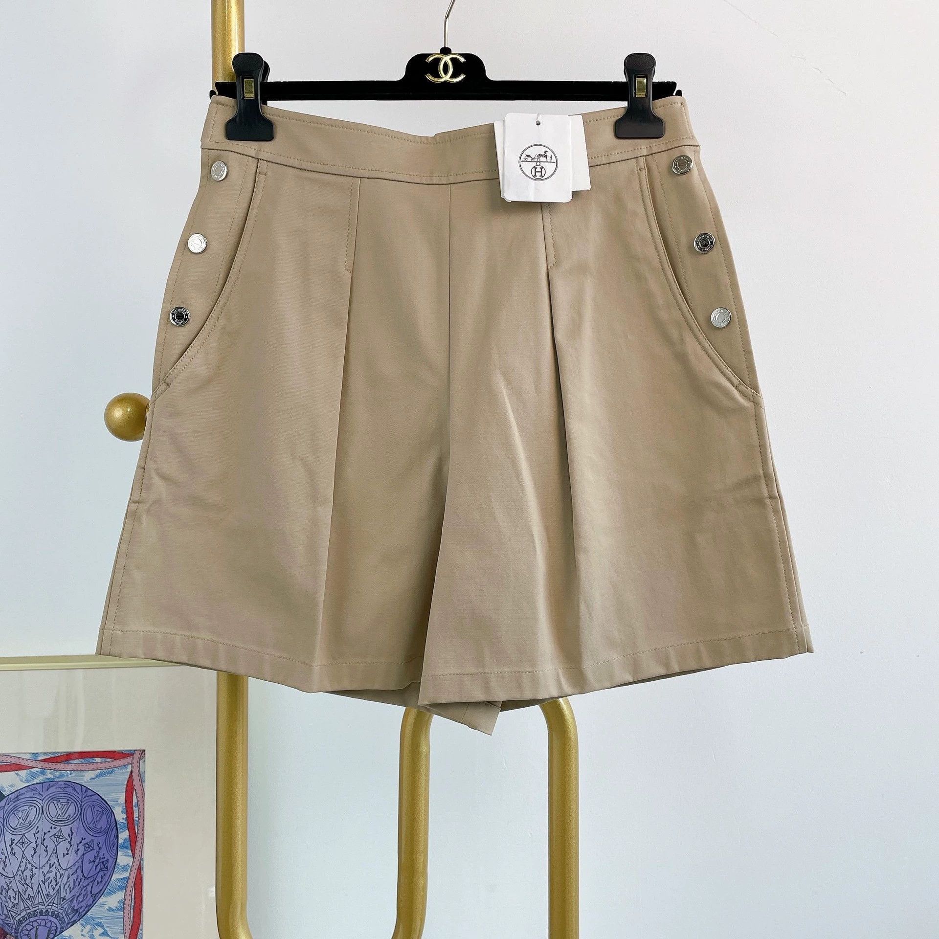 Hermes Hermes Beige Shorts Size 36 Size US 36 / EU 52 - 1 Thumbnail