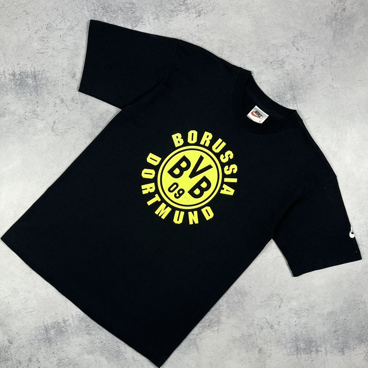 Nike Vintage Nike Borussia Dortmund rare big logo tee 90’s Size US S / EU 44-46 / 1 - 1 Thumbnail