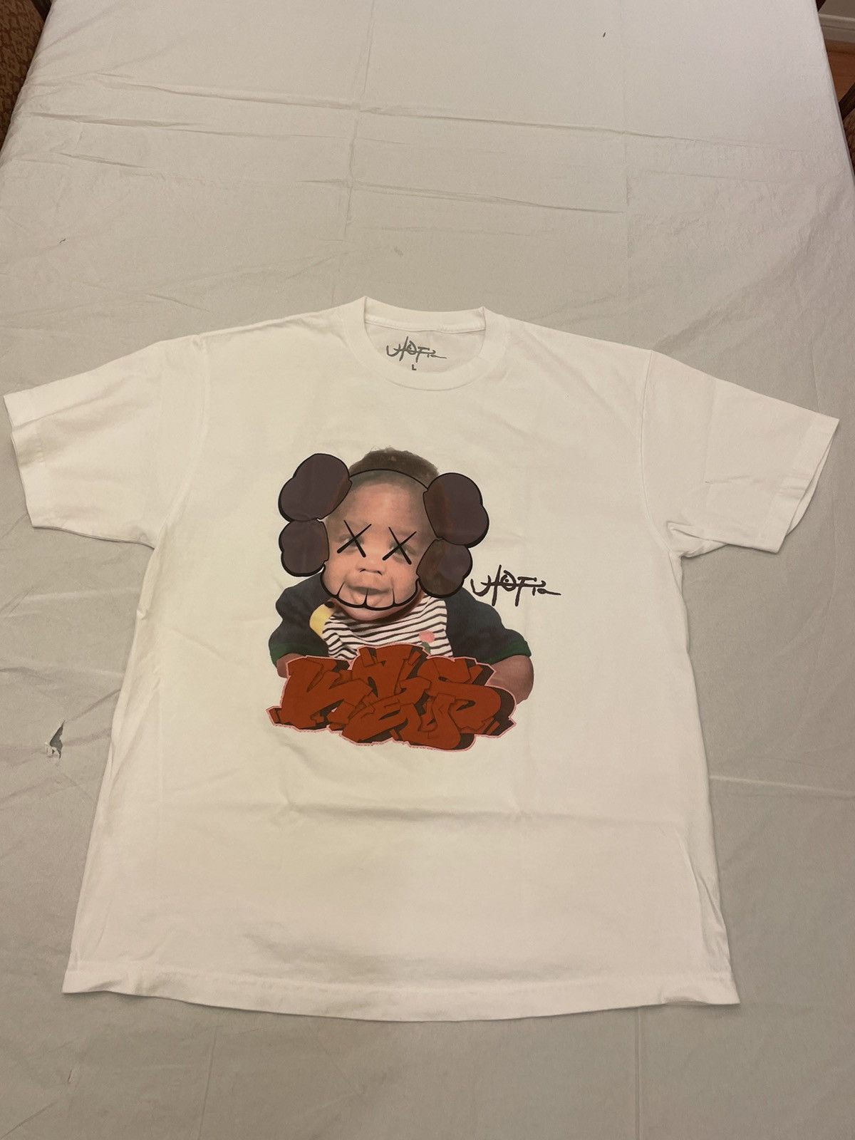 Kaws Utopia X Kaws tee Size US L / EU 52-54 / 3 - 1 Thumbnail