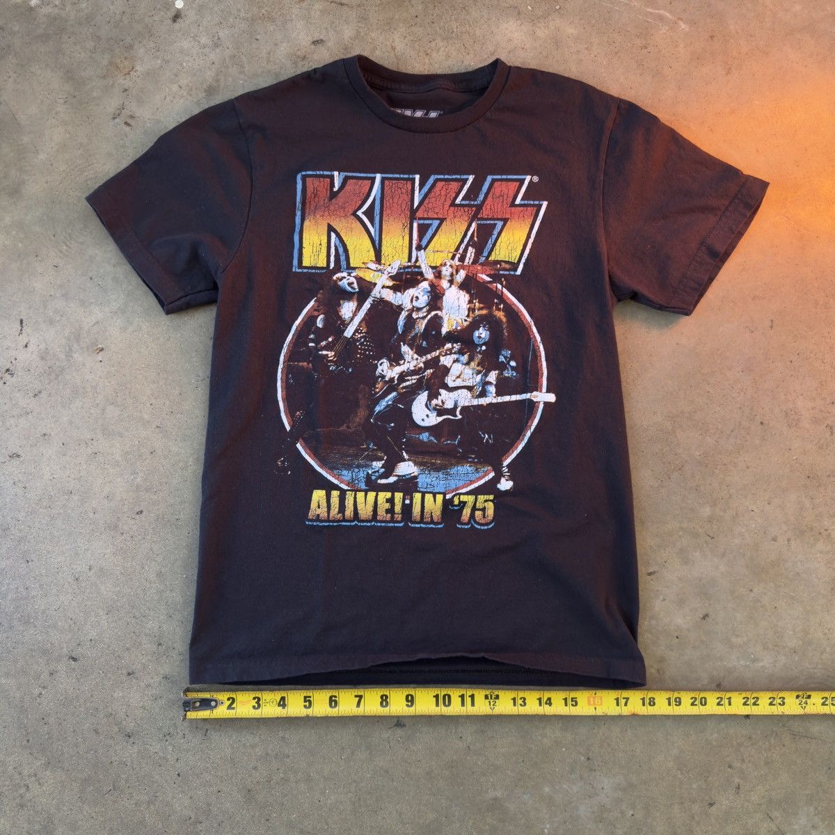 Mad Engine KISS Alive in 75 Rock Tee Distressed Faded Black Band Shirt Size US S / EU 44-46 / 1 - 3 Thumbnail