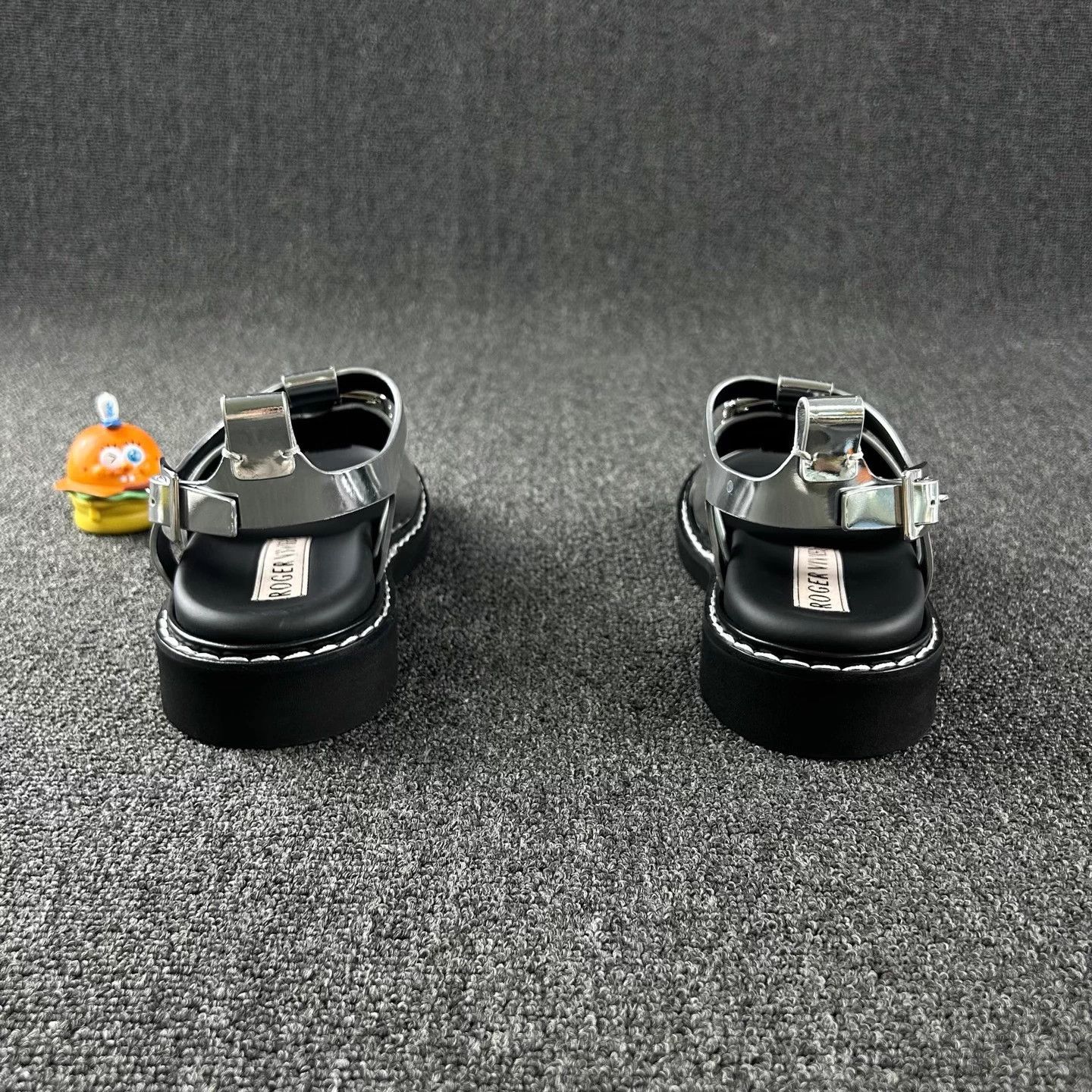 Roger Vivier Roger Vivier Silver Crystal Buckle Sandals 38 Size US 7 / IT 37 - 5 Thumbnail