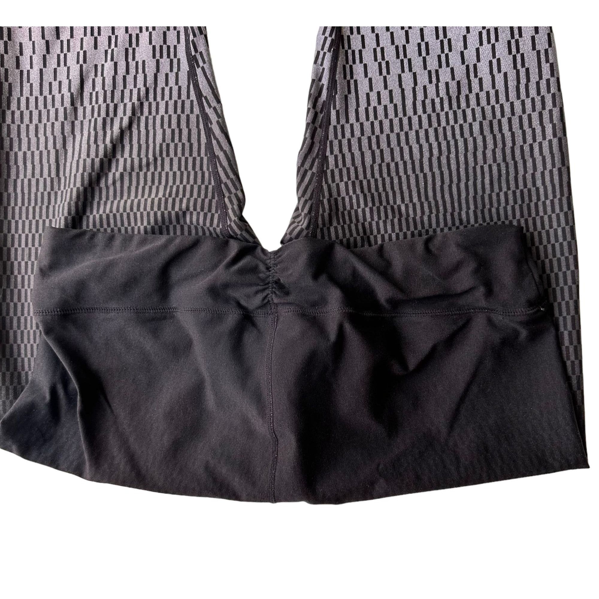 Calvin Klein Calvin Klein Performance Leggings XL Wick Ombre Black Yoga P Size 30" / US 8 / IT 44 - 9 Thumbnail