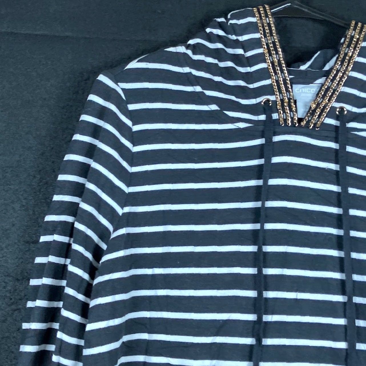 Vintage Zenergy by Chico's Women Sweater Black White Striped Chain Accent Knit Pullover Regular 4 XS? No, 4 Size S / US 4 / IT 40 - 4 Thumbnail