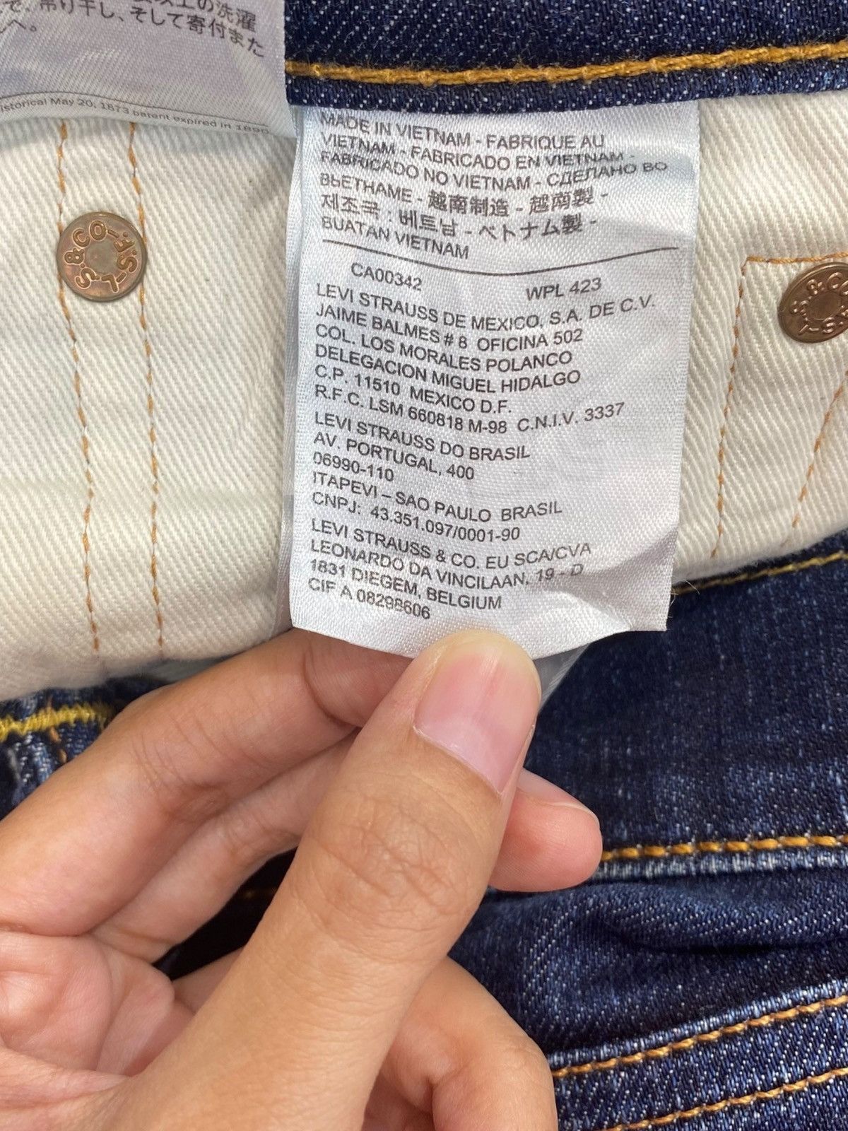Levi's Levi’s Whiskers Dark Wash Style Light Jeans Size US 34 / EU 50 - 11 Thumbnail