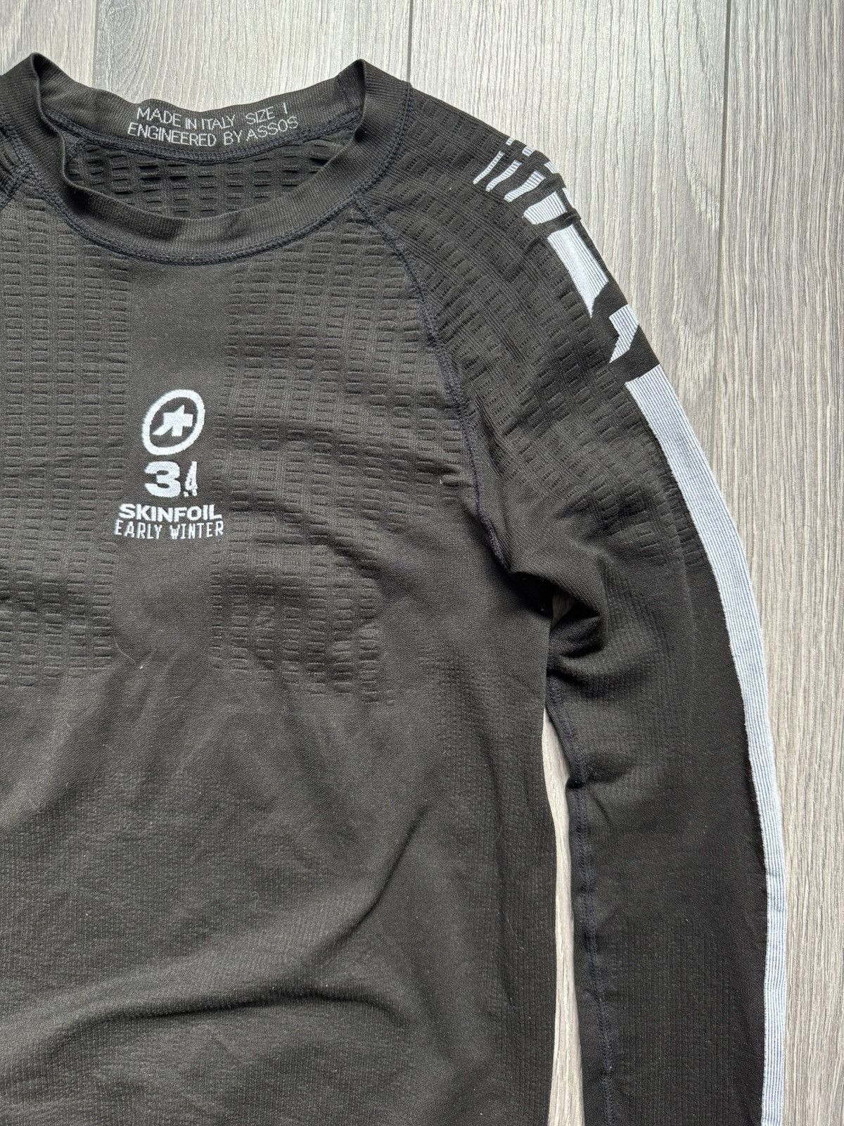 Other ASSOS Skinfoil Early Winter LS Base Layer, Black Series M-L Size US M / EU 48-50 / 2 - 4 Thumbnail