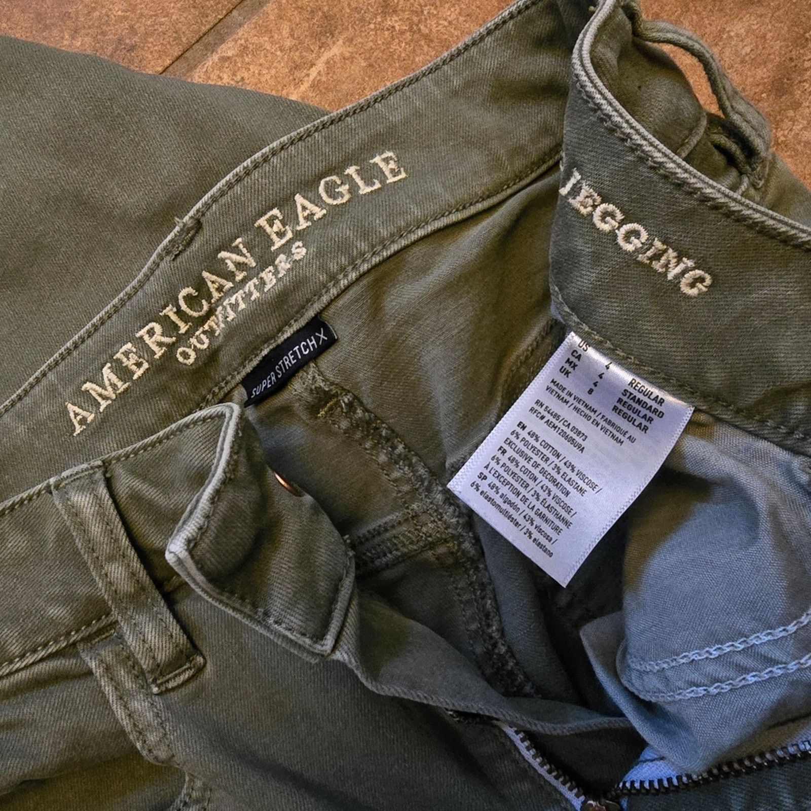 American Eagle Outfitters Olive Distressed AEO Skinny Jean Size 27" / US 4 / IT 40 - 3 Thumbnail