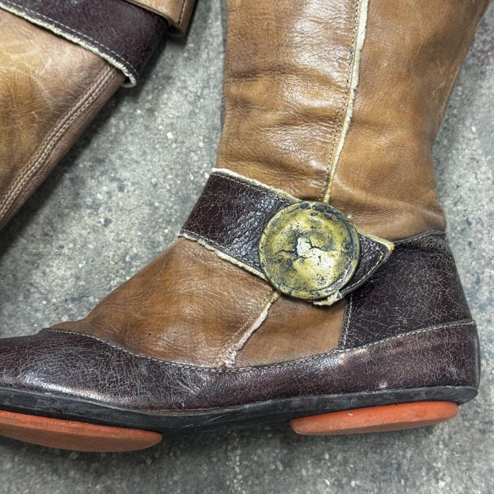 Other Vintage Regard Two-Tone Leather Medallion Boots Size US 7 / IT 37 - 4 Thumbnail