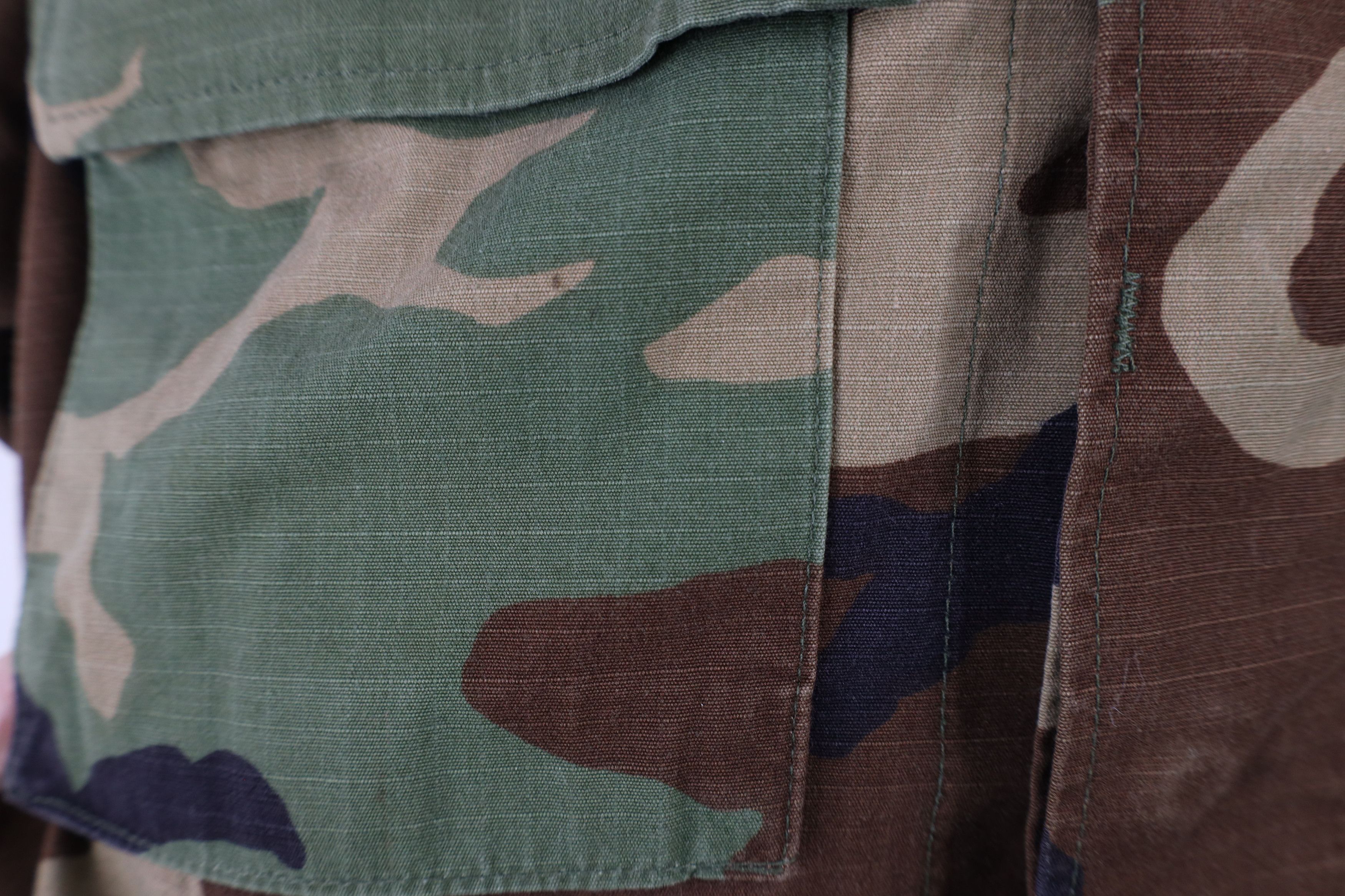 Vintage Vintage 90s Military Woodland Camouflage Combat Jacket USA Size US M / EU 48-50 / 2 - 6 Thumbnail
