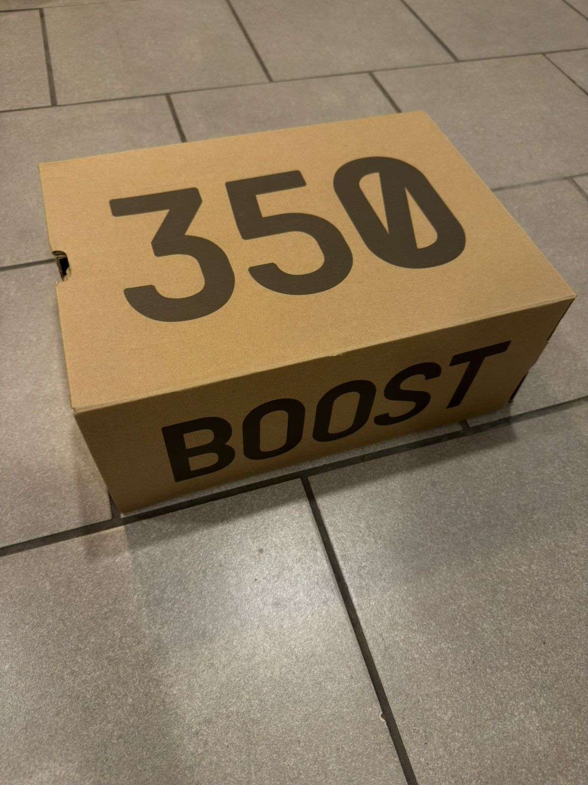 Yeezy Yeezy 350 V2 Oreo Size US 8 / EU 41 - 7 Thumbnail