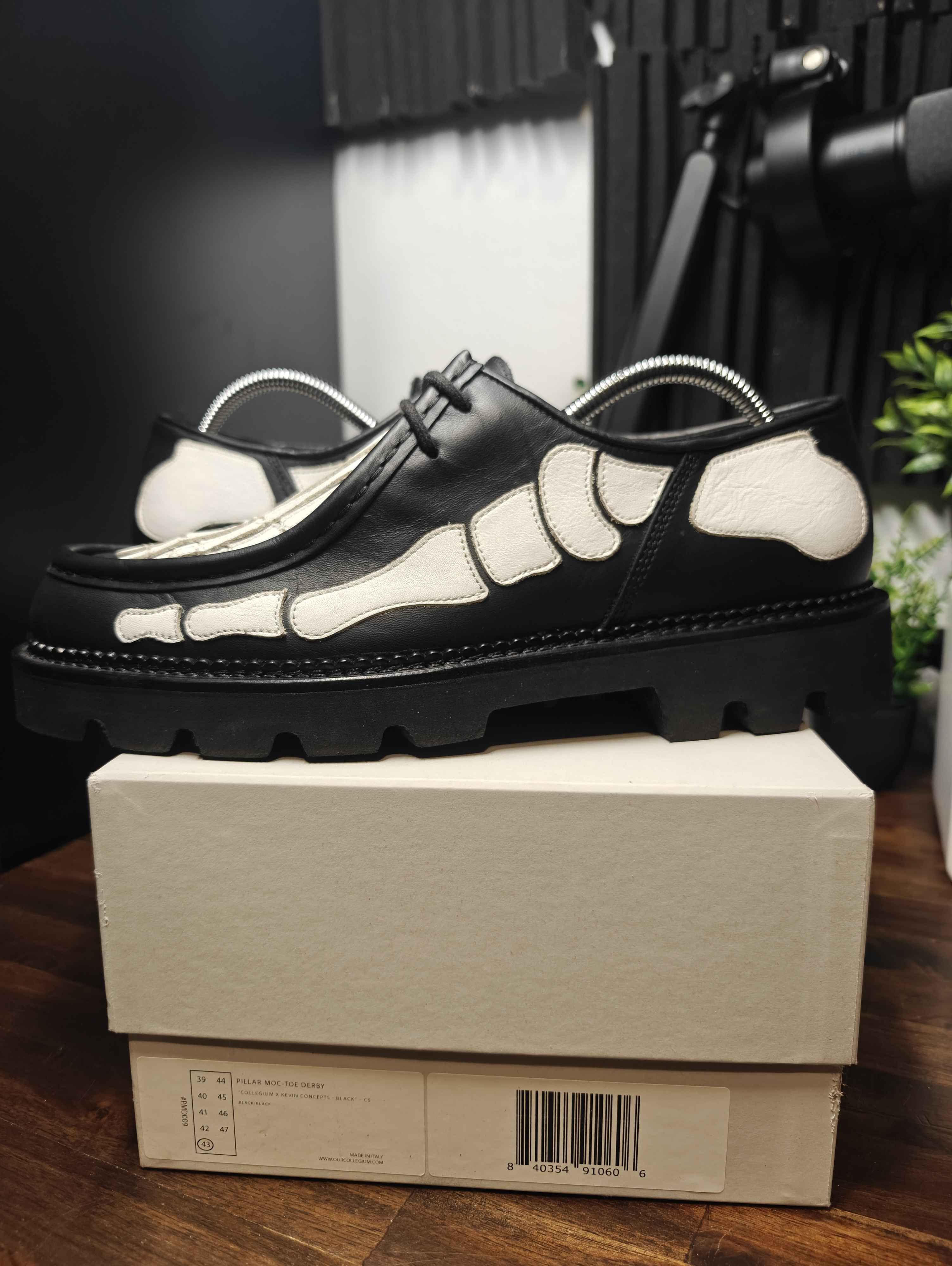 Collegium Collegium Kevin Concepts Bone Moc Toes Size US 10 / EU 43 - 2 Thumbnail