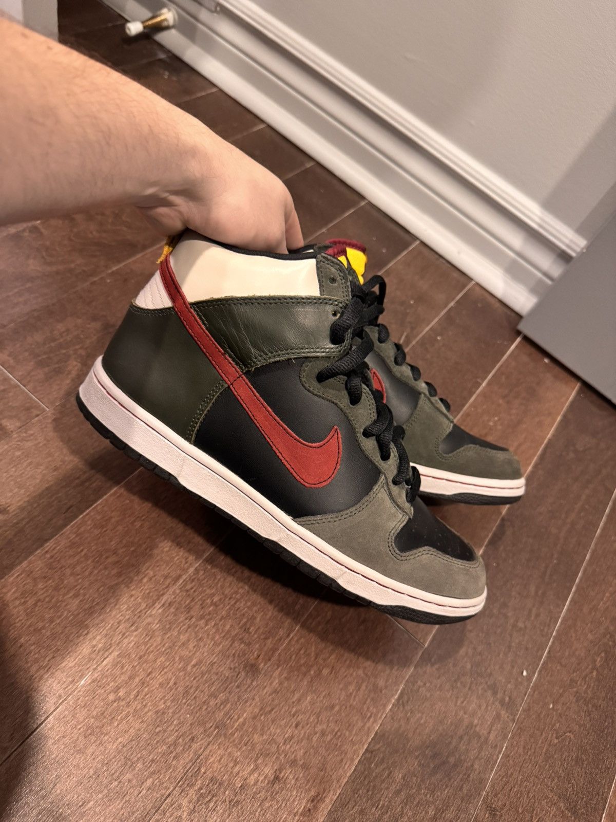 Nike SB Nike SB dunk Boba Fett Size US 9 / EU 42 - 1 Thumbnail