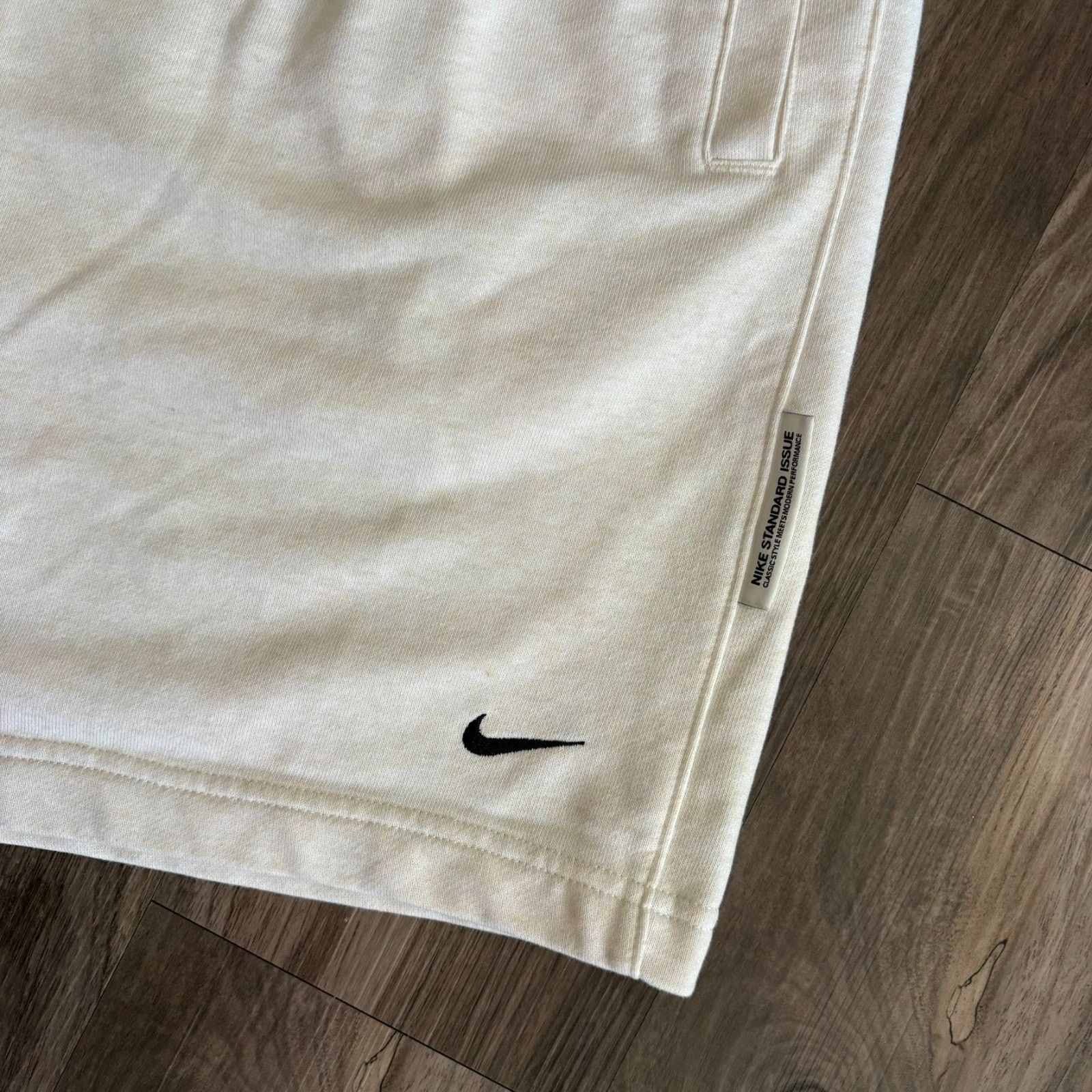Nike Nike Sweat Shorts Men's Size L Standard Issue 8" Size US 36 / EU 52 - 2 Thumbnail
