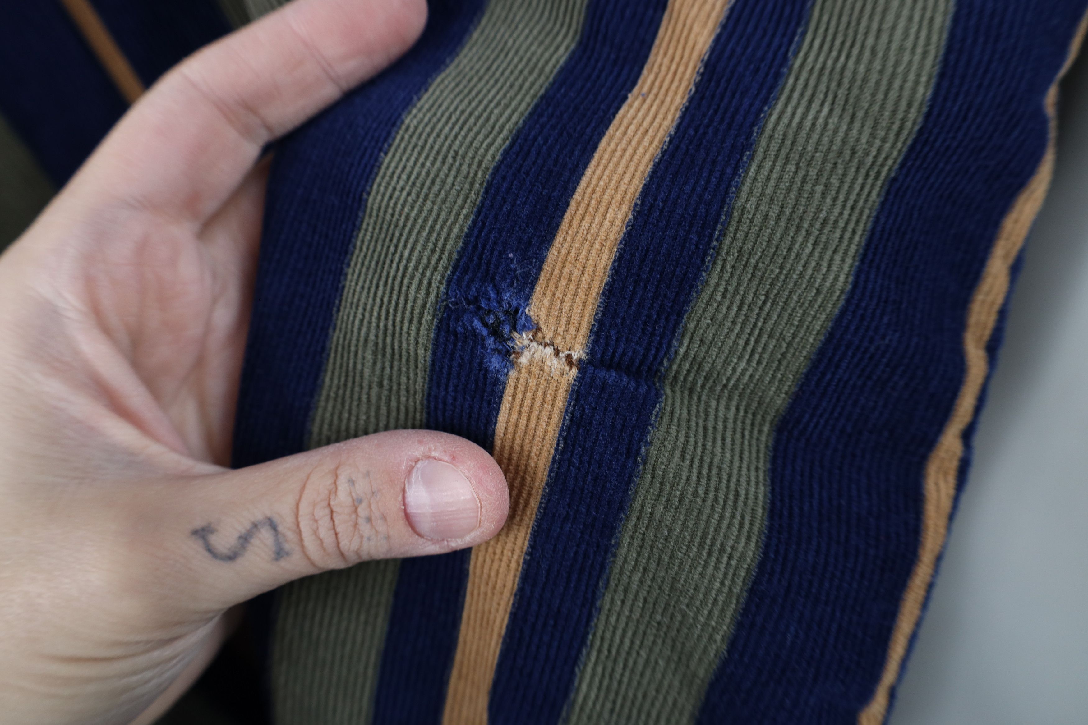Vintage Vintage 90s Streetwear Striped Corduroy Button Down Shirt Size US L / EU 52-54 / 3 - 4 Thumbnail